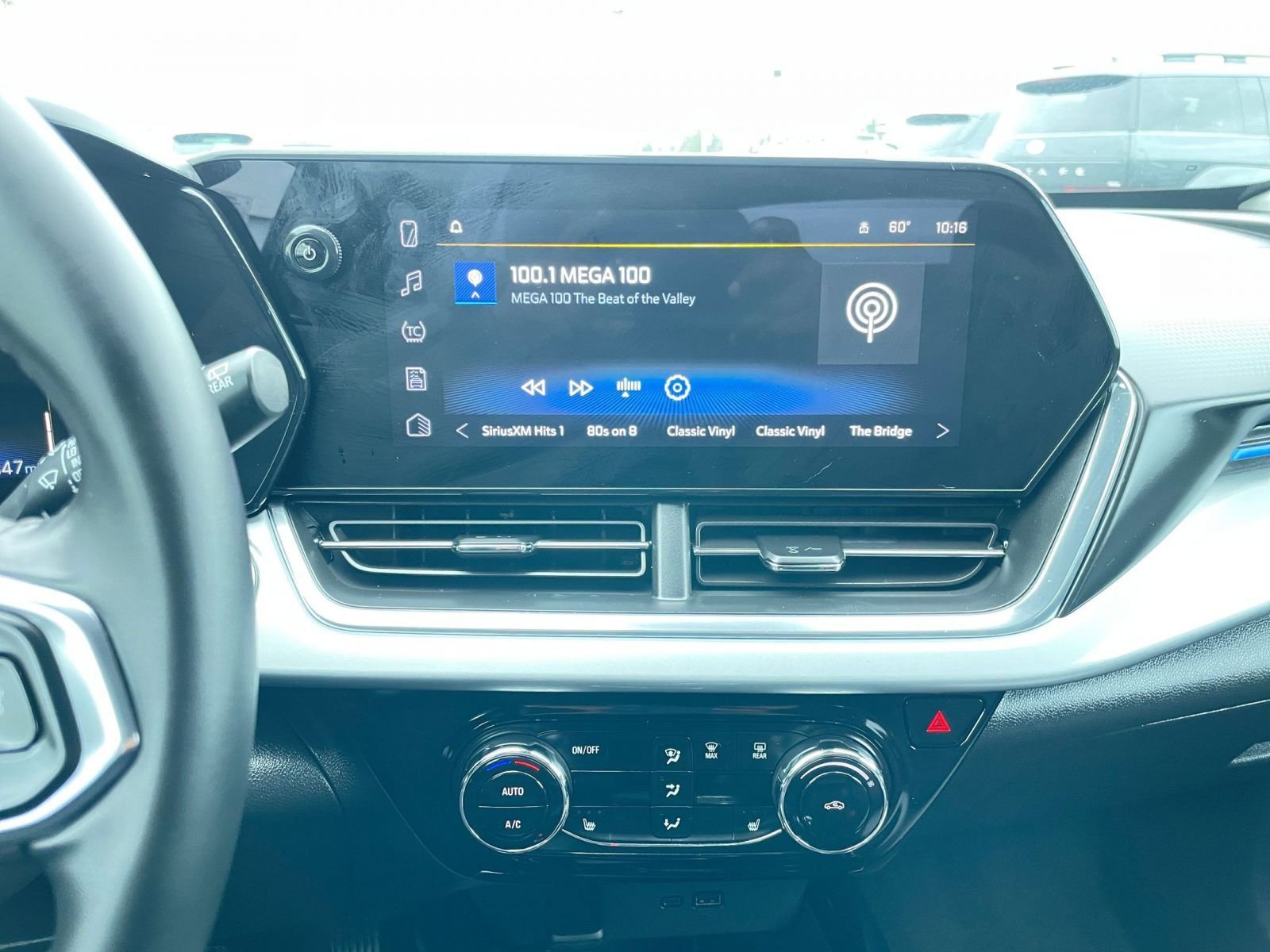 Thumbnail: 2025 Chevrolet Trax - 21