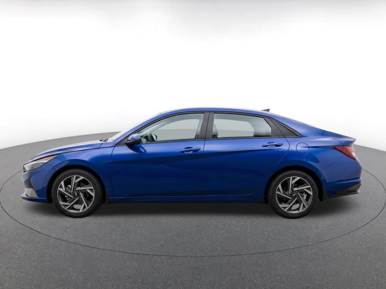 Thumbnail: 2025 Hyundai Elantra - 4