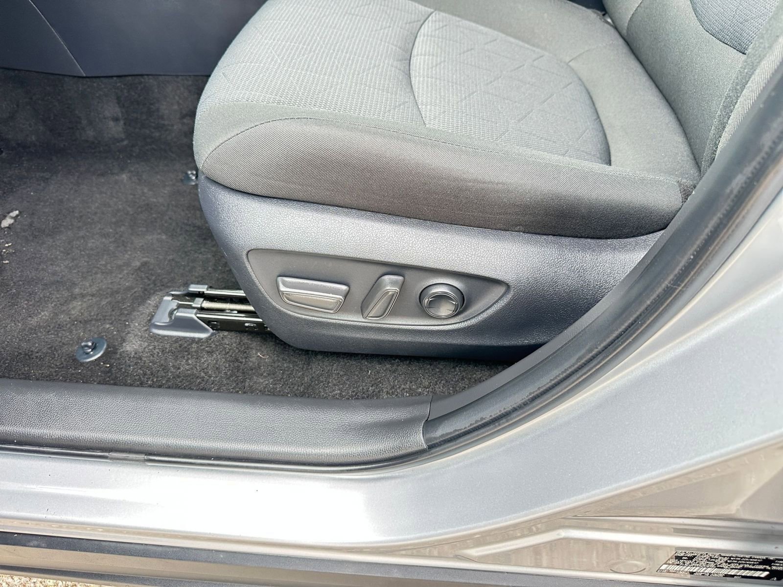 Thumbnail: 2025 Toyota RAV4 - 23