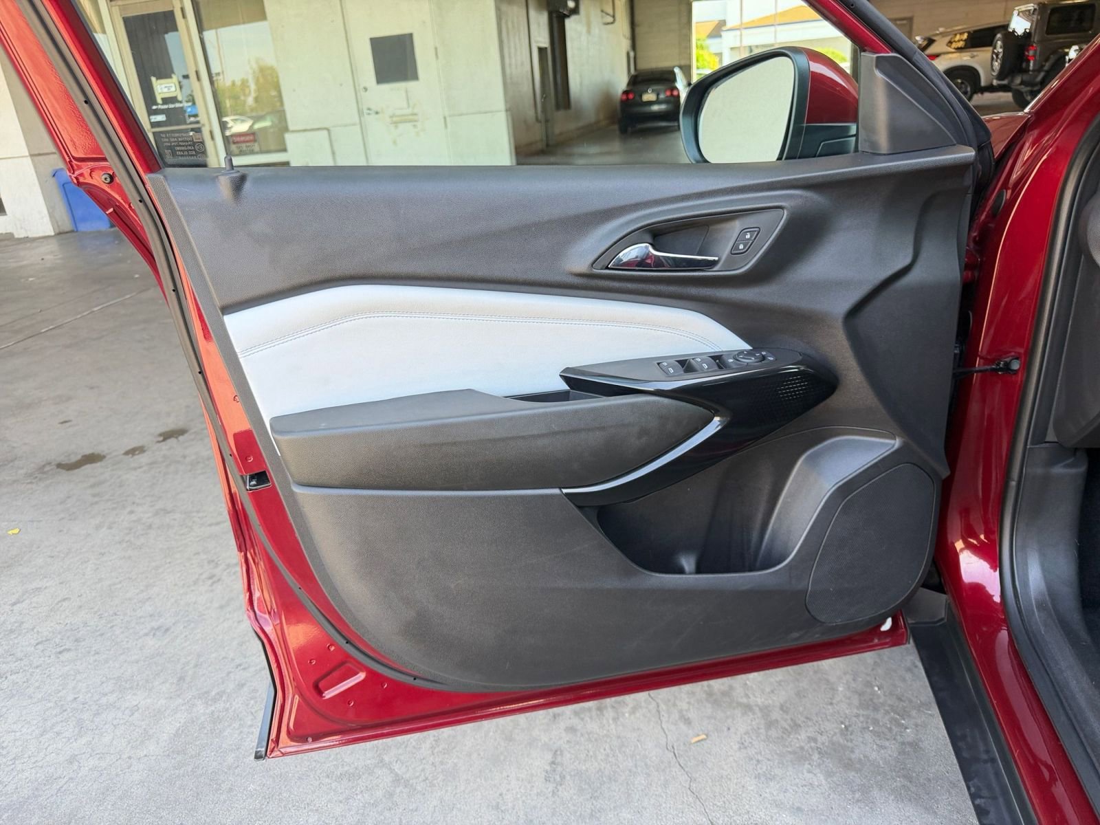 Thumbnail: 2025 Chevrolet Trax - 18