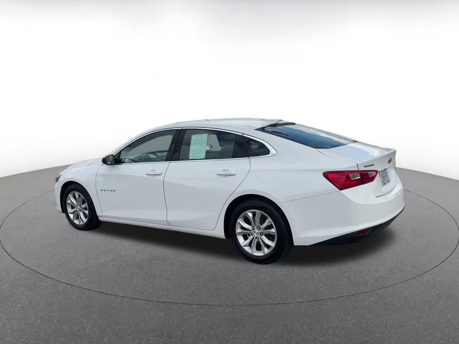Thumbnail: 2024 Chevrolet Malibu - 10
