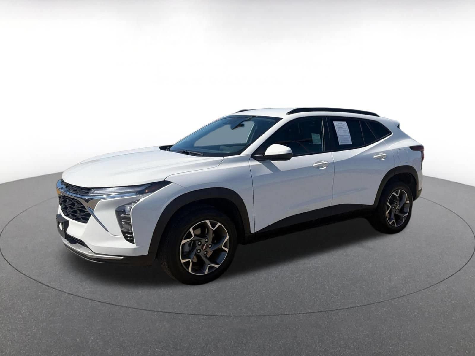 Thumbnail: 2025 Chevrolet Trax - 4