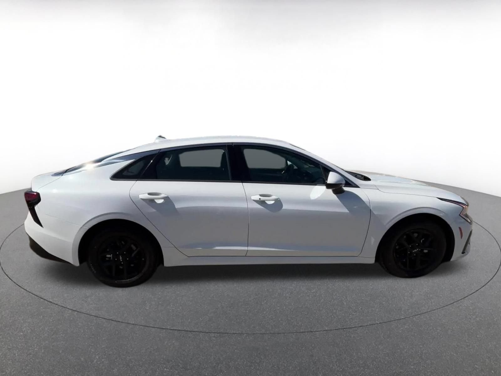 Thumbnail: 2025 Kia K5 - 16