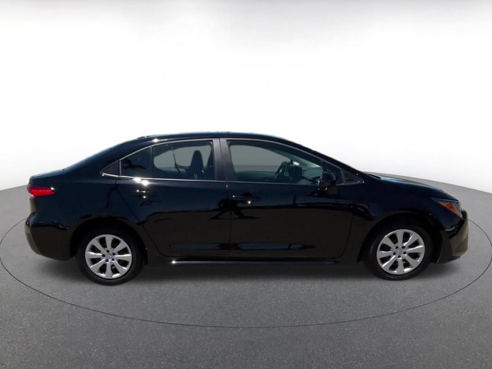 Thumbnail: 2025 Toyota Corolla - 16