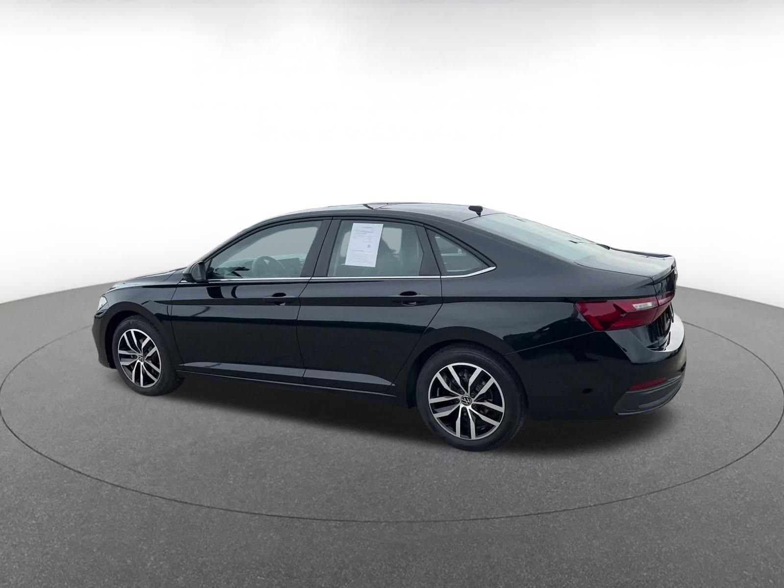 Thumbnail: 2025 Volkswagen Jetta - 10