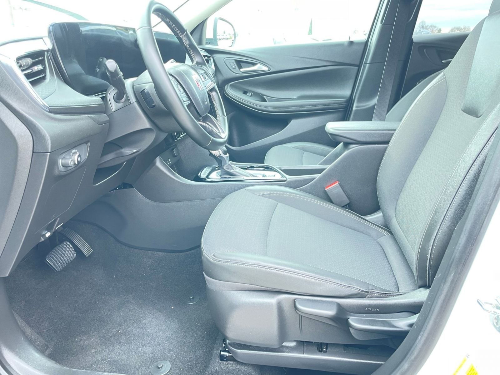 Thumbnail: 2025 Buick Encore GX - 24