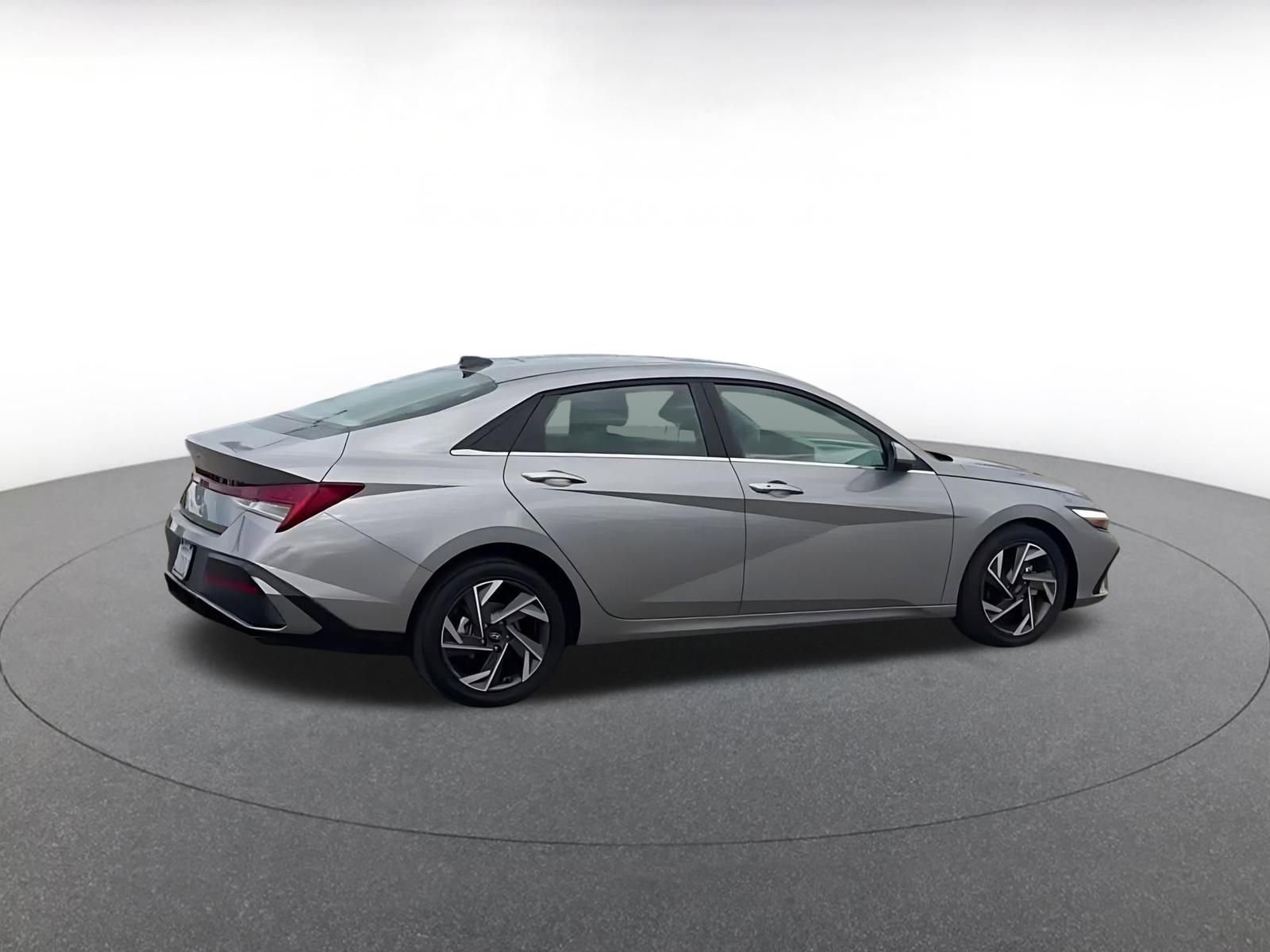 Thumbnail: 2025 Hyundai Elantra - 15