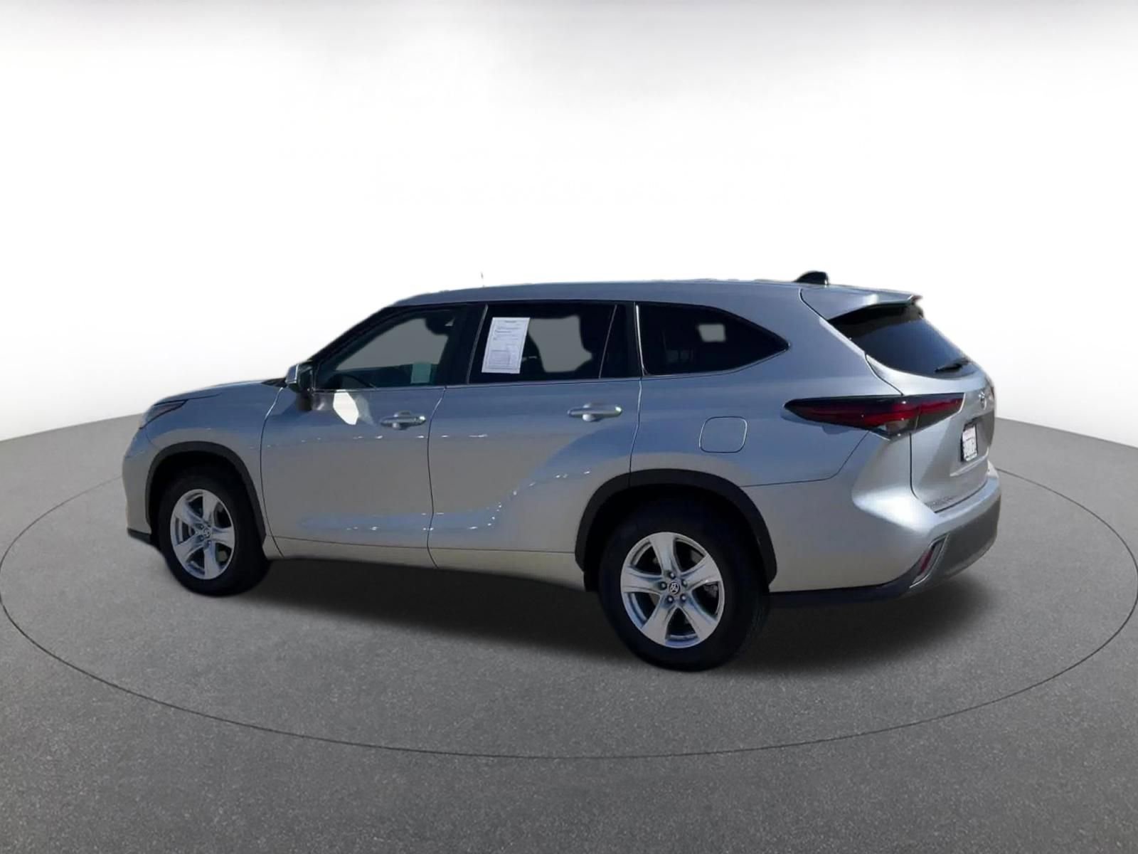 Thumbnail: 2025 Toyota Highlander - 10