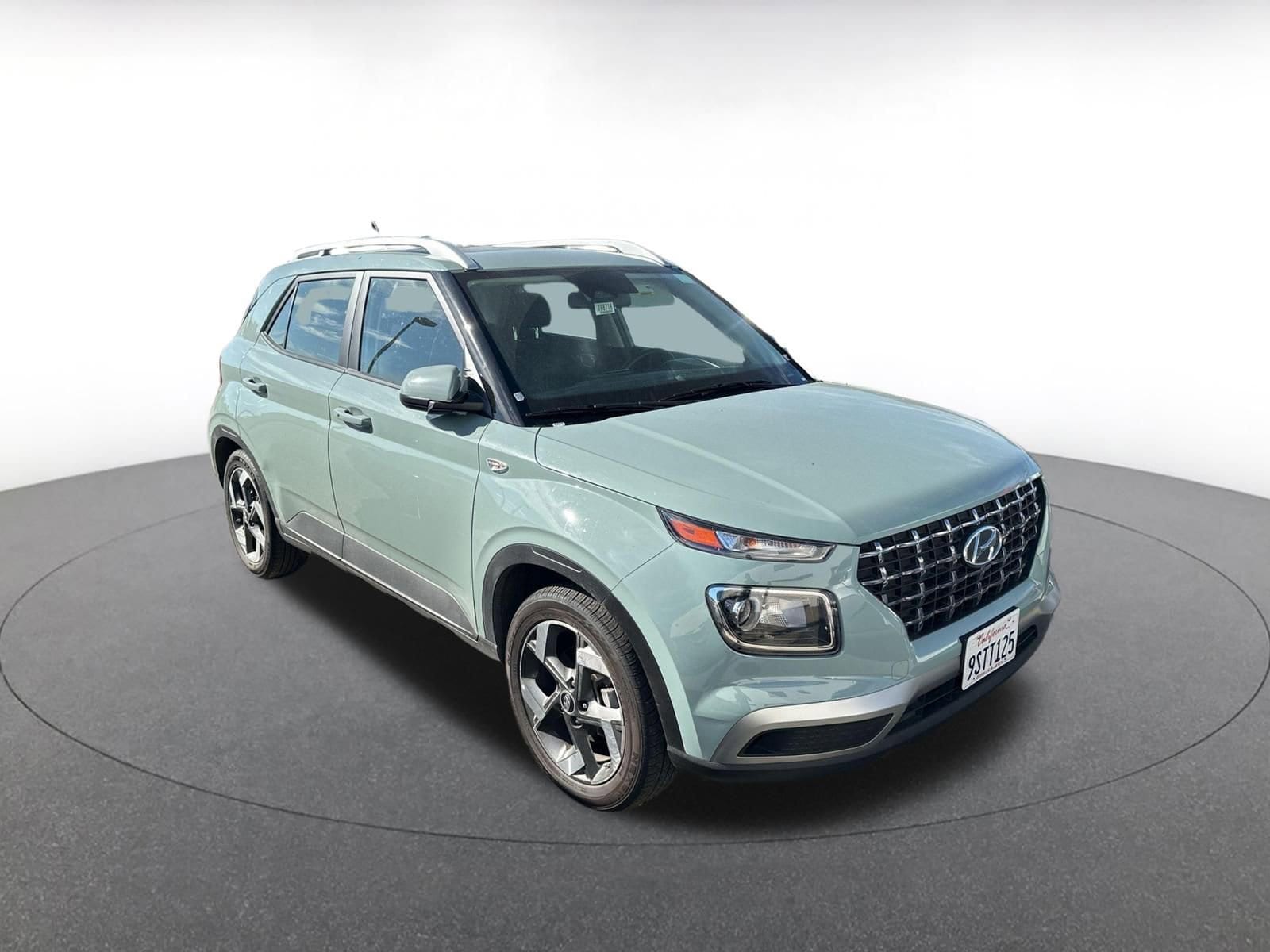 Thumbnail: 2025 Hyundai Venue - 1