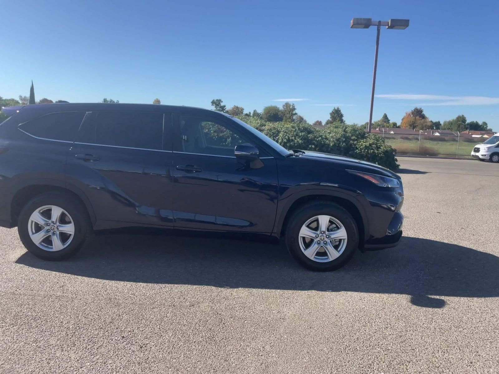 Thumbnail: 2025 Toyota Highlander - 16