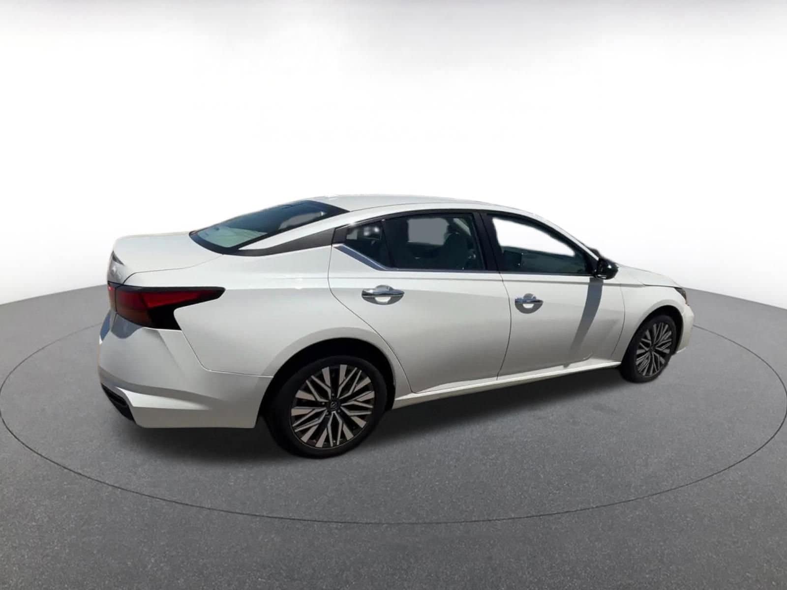 Thumbnail: 2025 Nissan Altima - 15