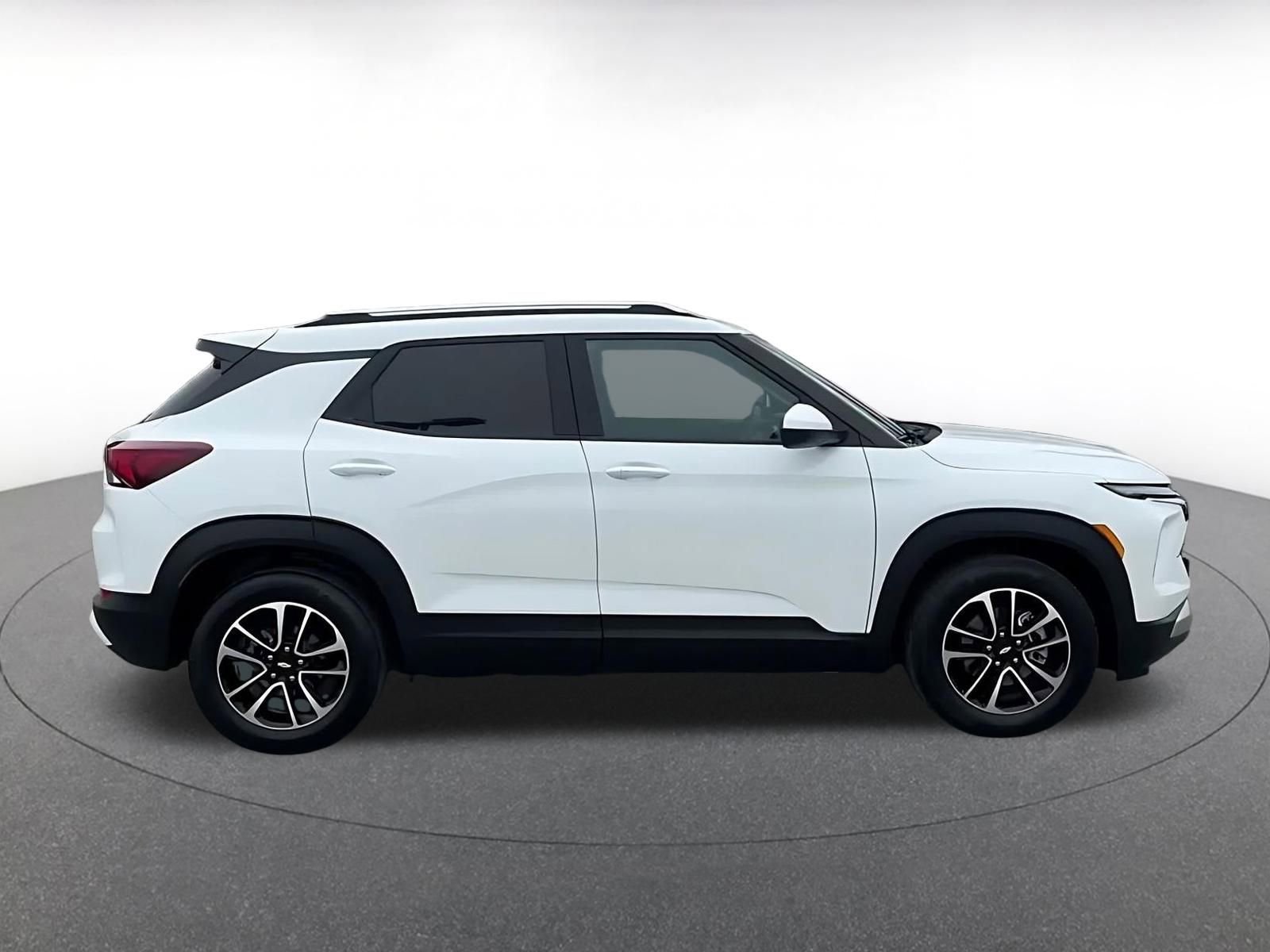 Thumbnail: 2025 Chevrolet TrailBlazer - 16