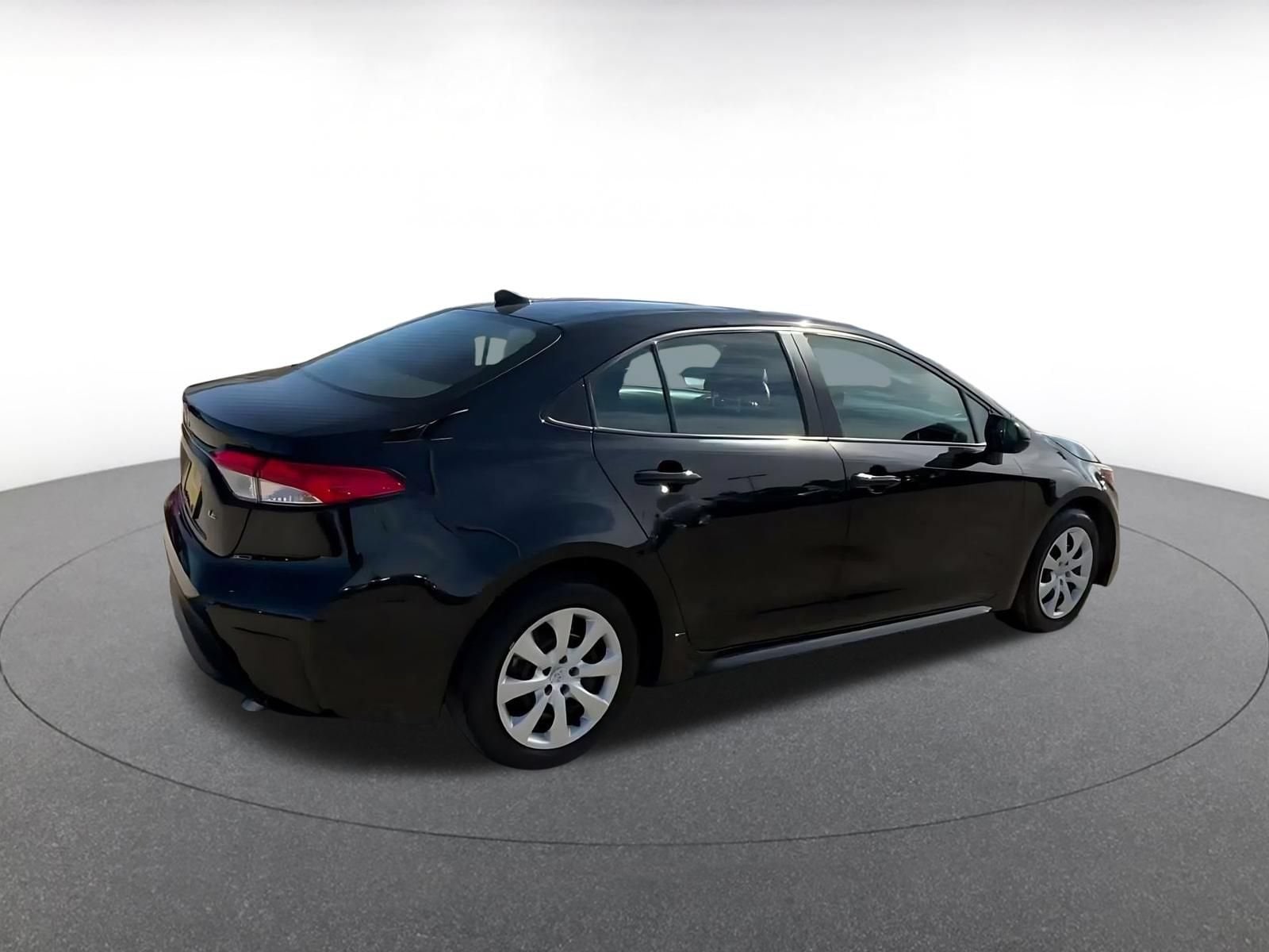 Thumbnail: 2025 Toyota Corolla - 13