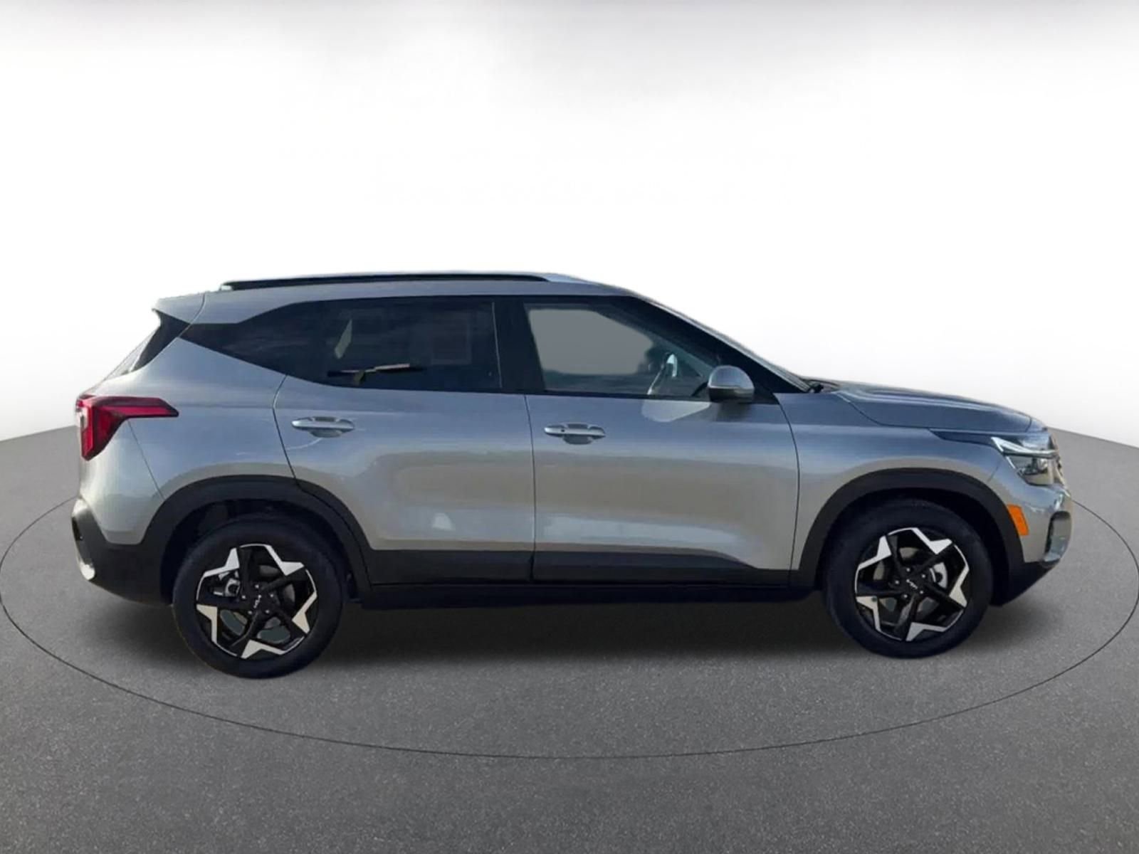 Thumbnail: 2025 Kia Seltos - 16