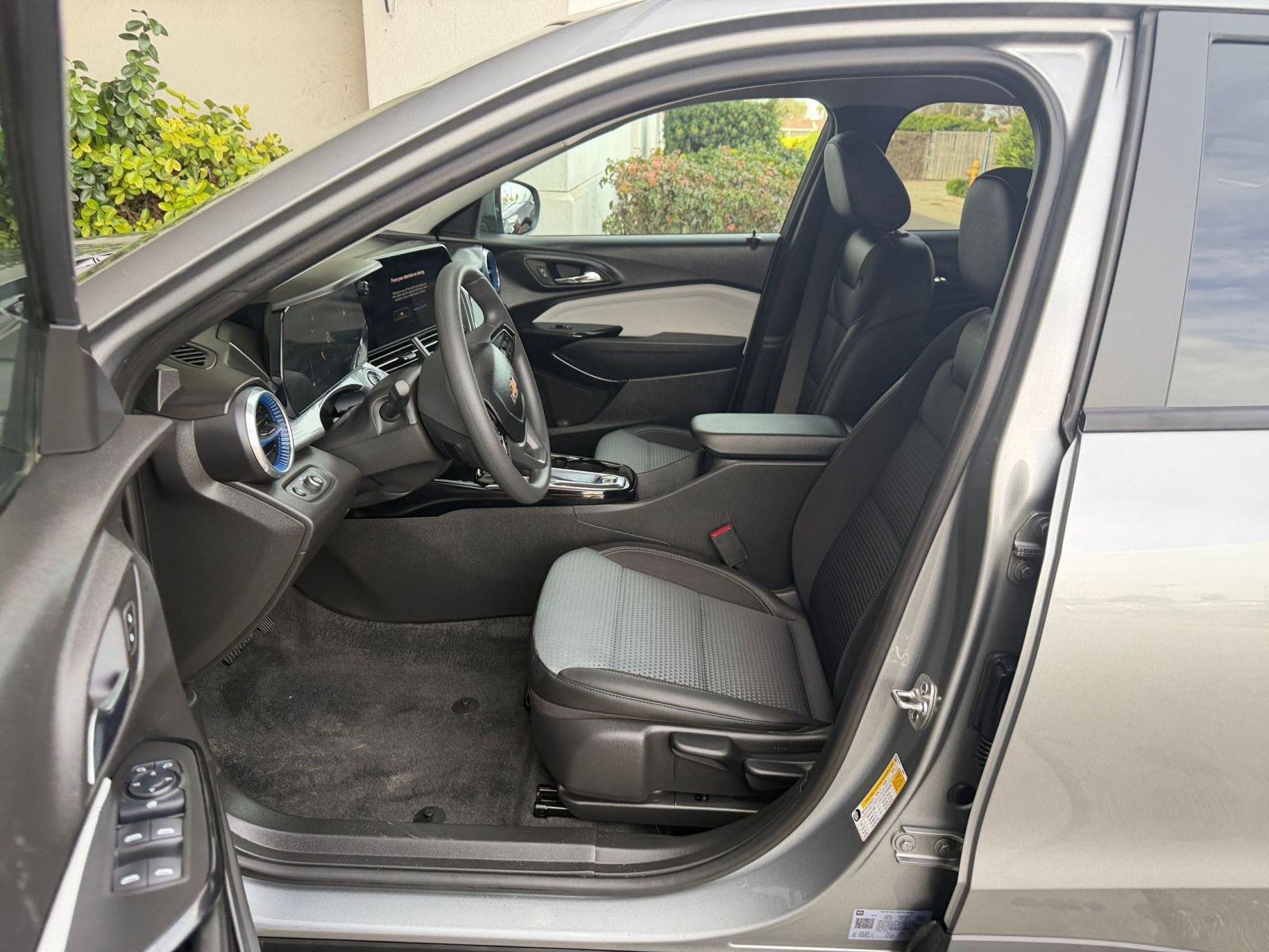 Thumbnail: 2025 Chevrolet Trax - 28