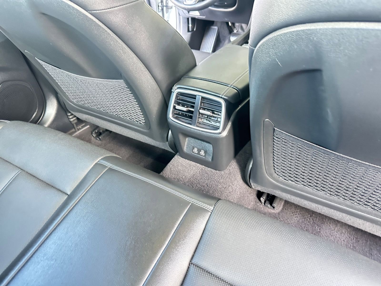 Thumbnail: 2025 Genesis G70 - 24