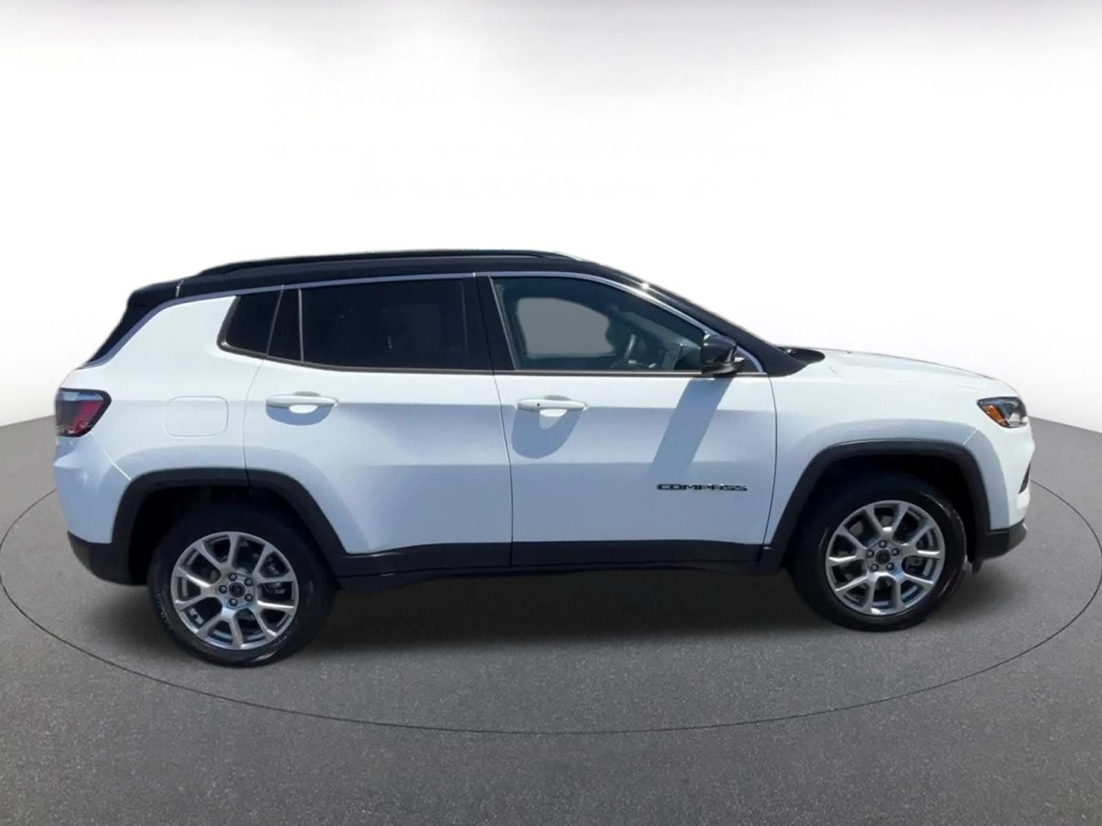 Thumbnail: 2025 Jeep Compass - 15
