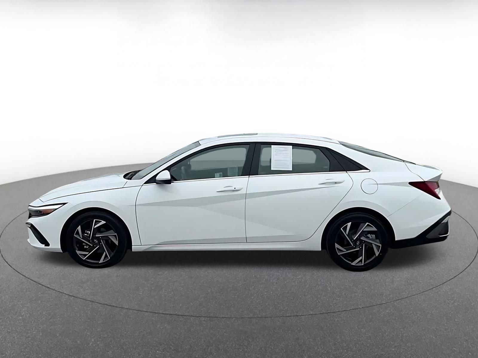 Thumbnail: 2025 Hyundai Elantra - 9