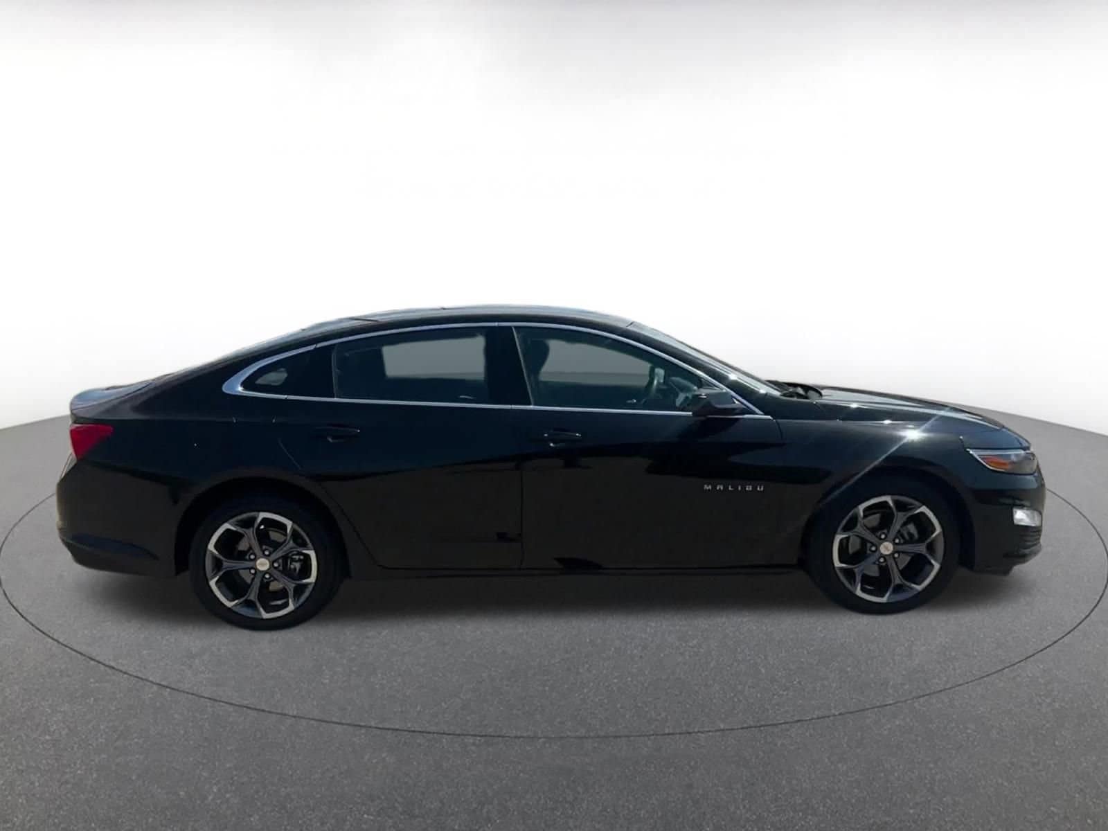 Thumbnail: 2023 Chevrolet Malibu - 16