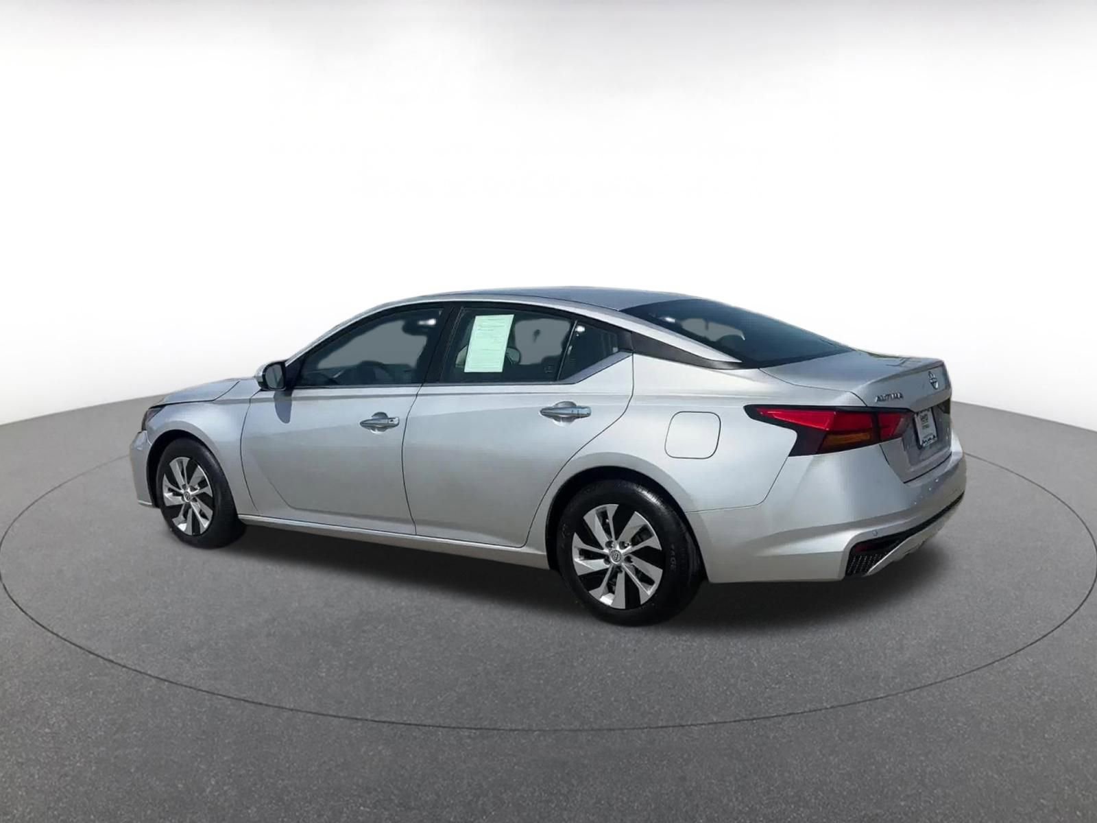 Thumbnail: 2023 Nissan Altima - 10