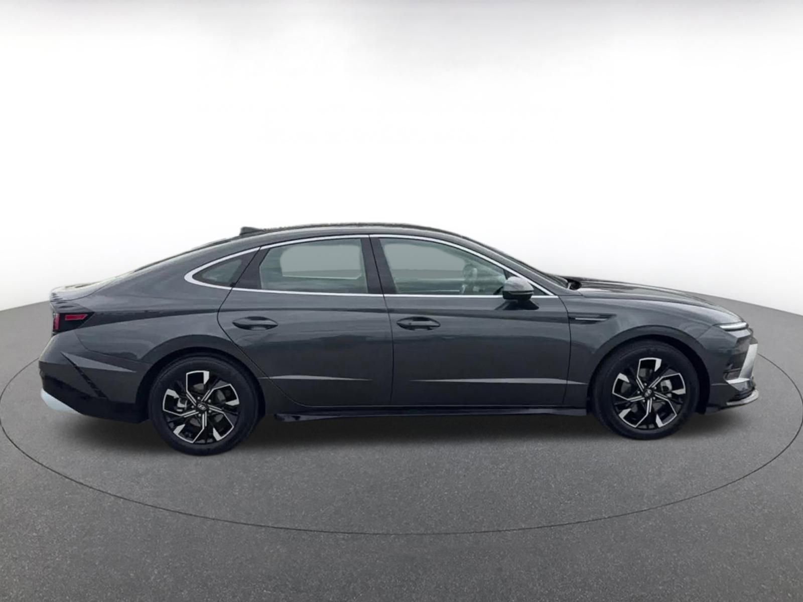 Thumbnail: 2025 Hyundai Sonata - 16