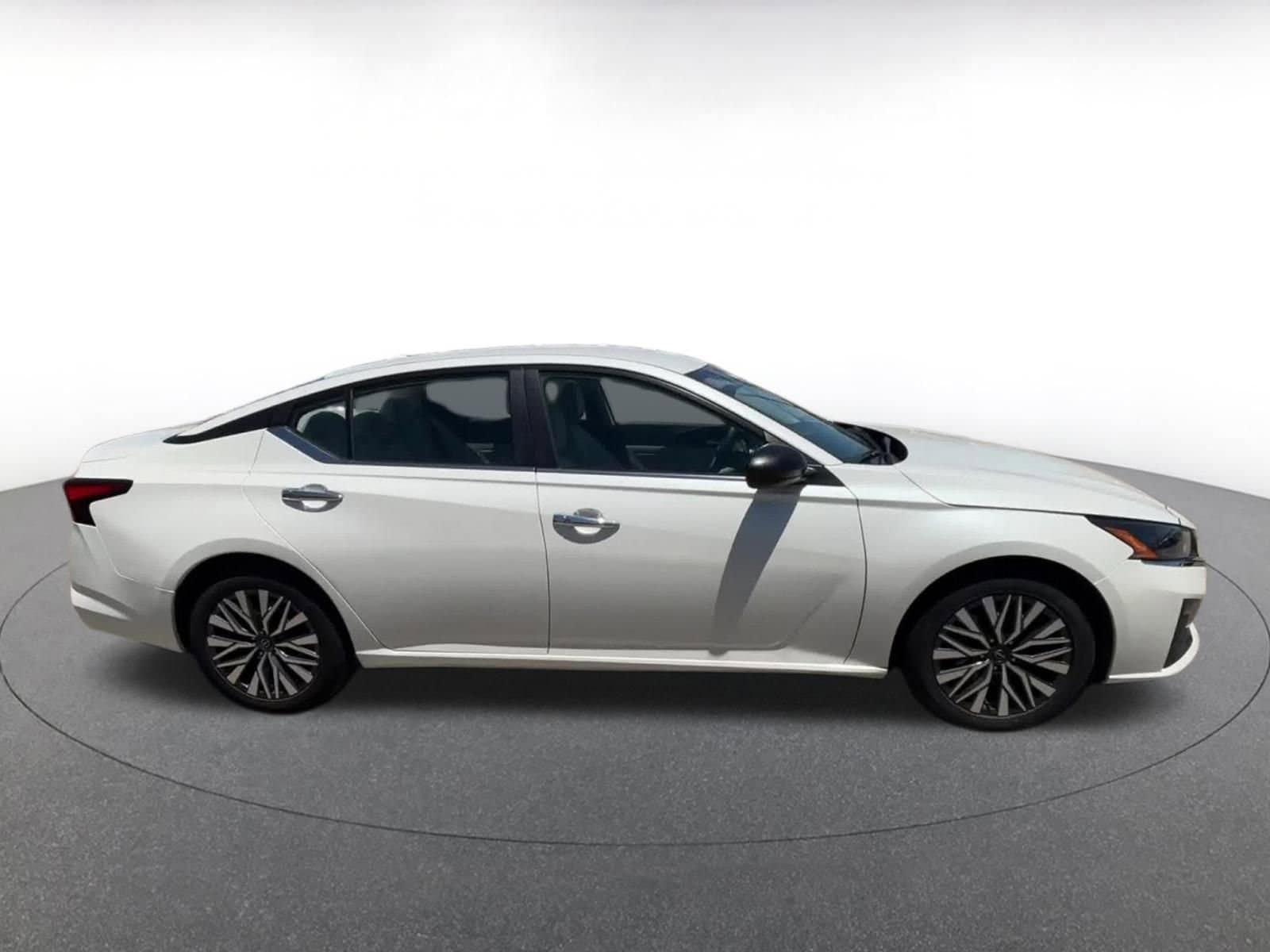 Thumbnail: 2025 Nissan Altima - 16