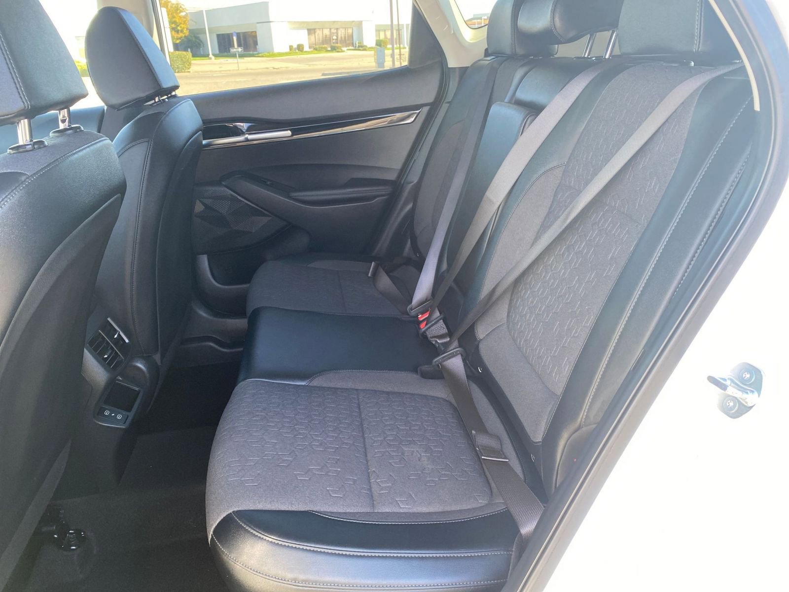 Thumbnail: 2025 Kia Seltos - 25