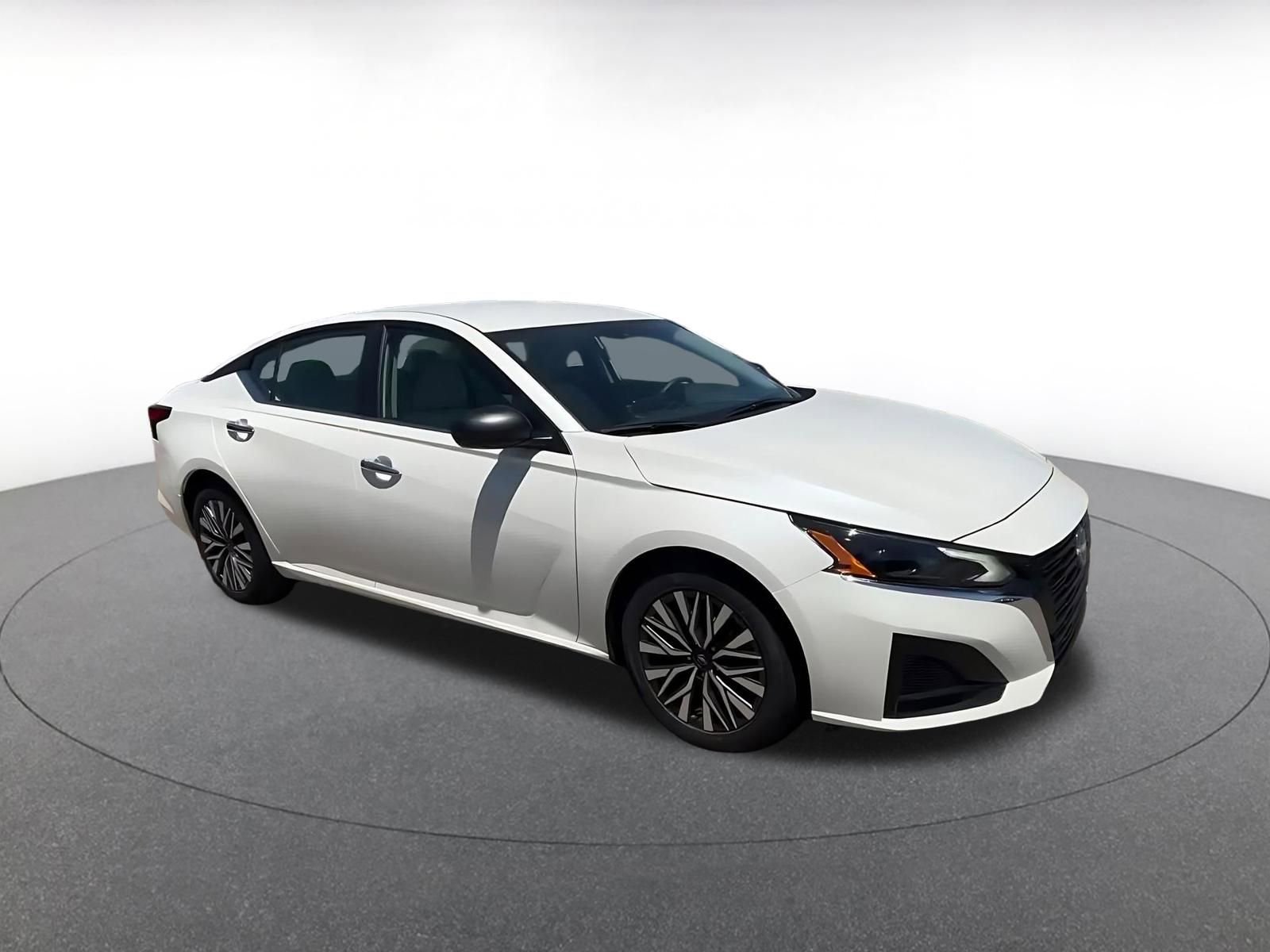 Thumbnail: 2025 Nissan Altima - 2