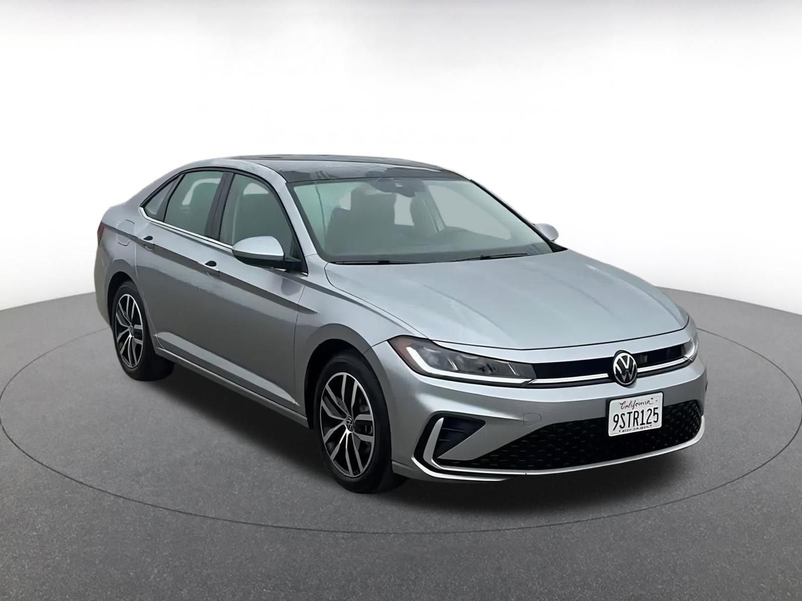 Thumbnail: 2025 Volkswagen Jetta - 3