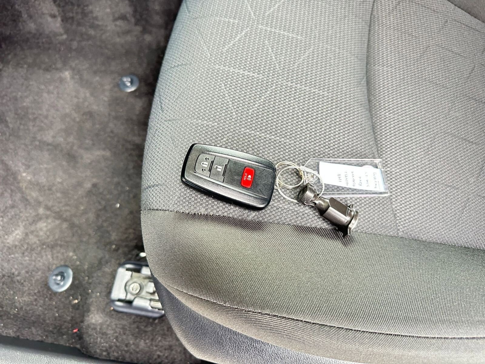 Thumbnail: 2025 Toyota RAV4 - 22