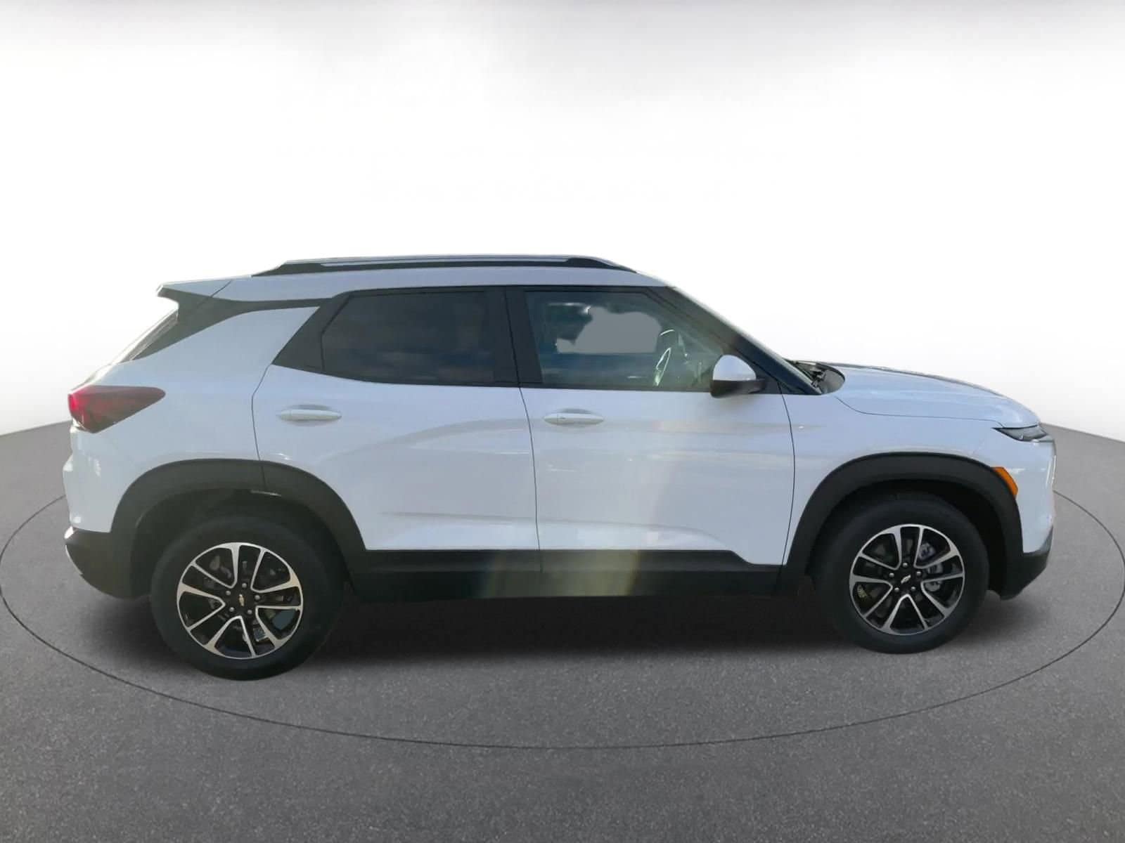 Thumbnail: 2025 Chevrolet TrailBlazer - 16