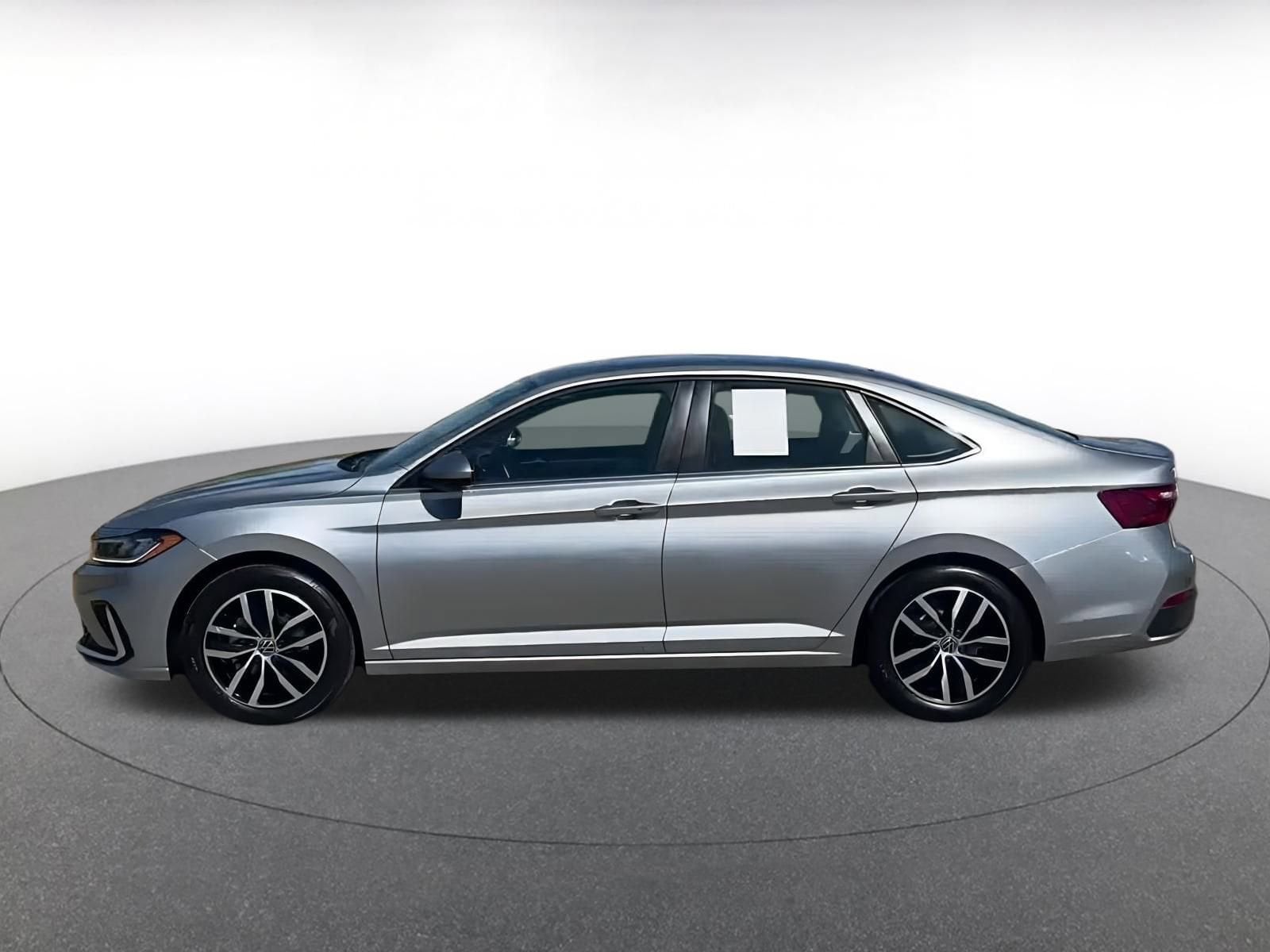 Thumbnail: 2025 Volkswagen Jetta - 9