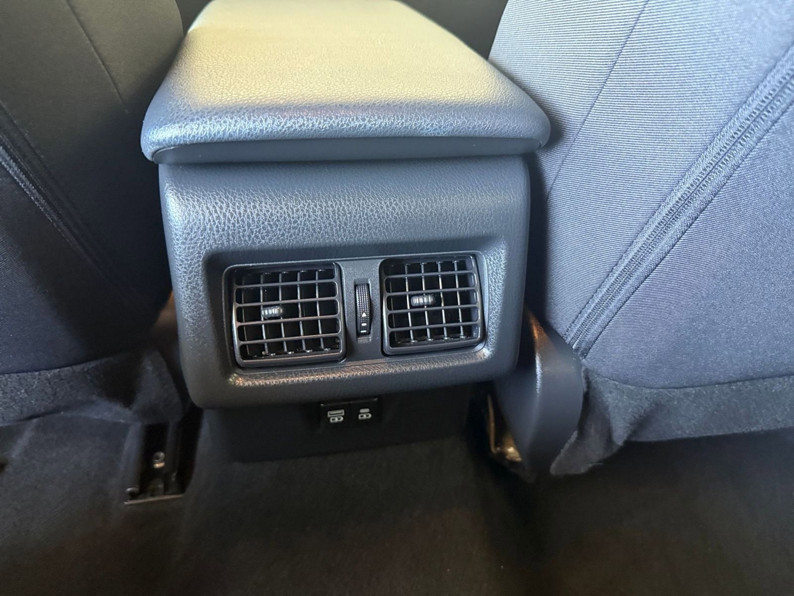 Thumbnail: 2025 Toyota Camry - 23