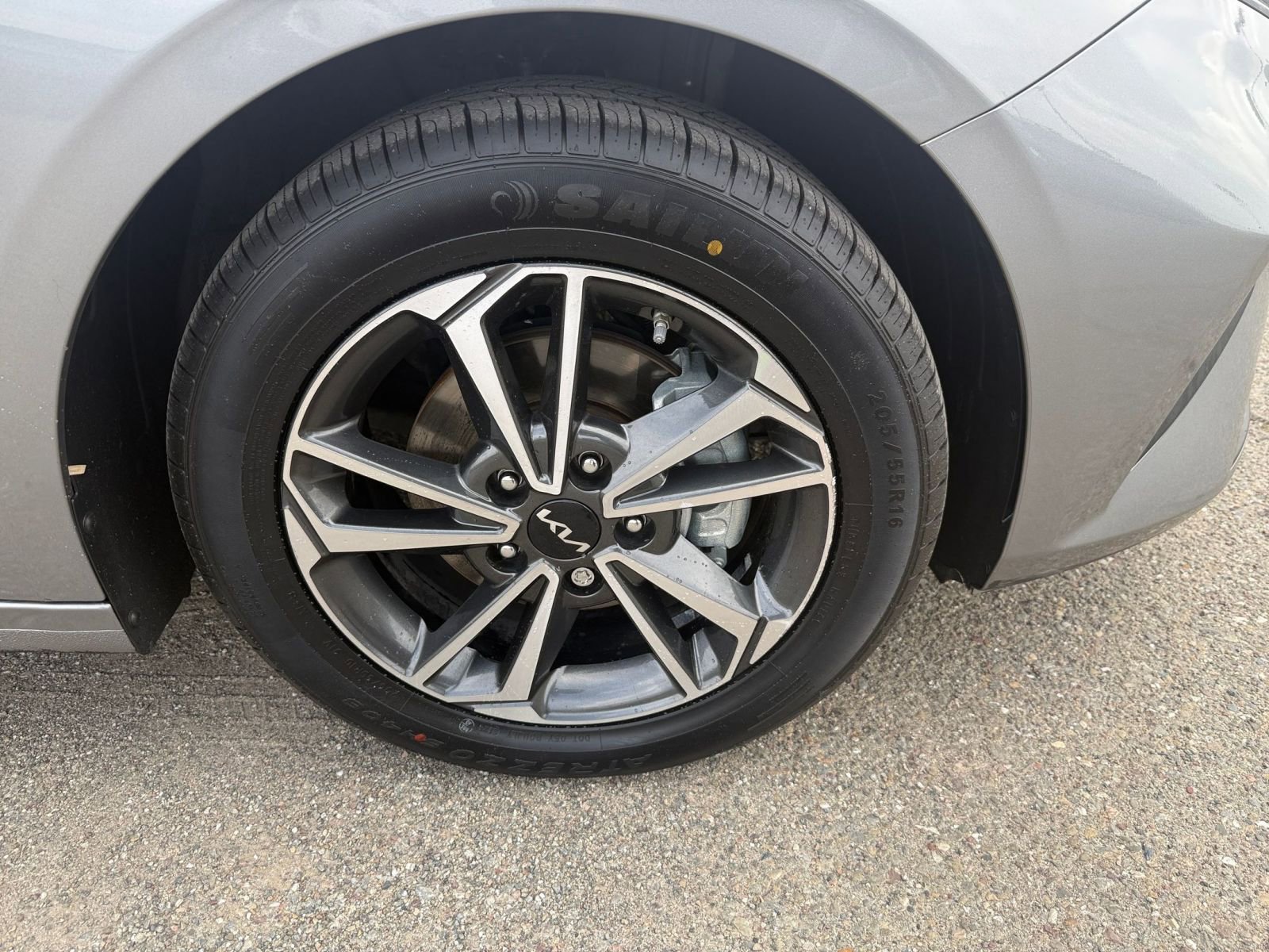 Thumbnail: 2023 Kia Forte - 28