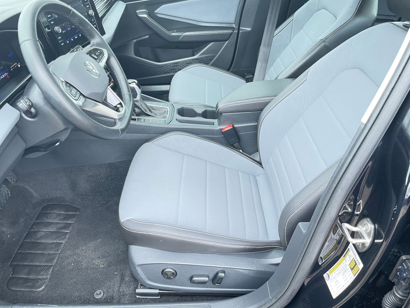 Thumbnail: 2025 Volkswagen Jetta - 27