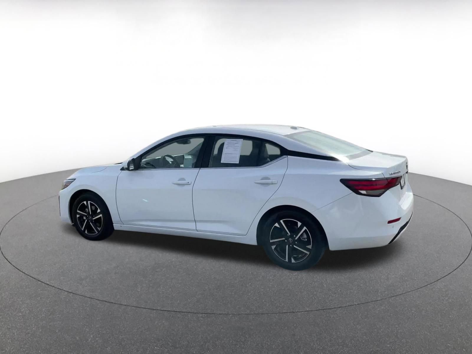 Thumbnail: 2025 Nissan Sentra - 10