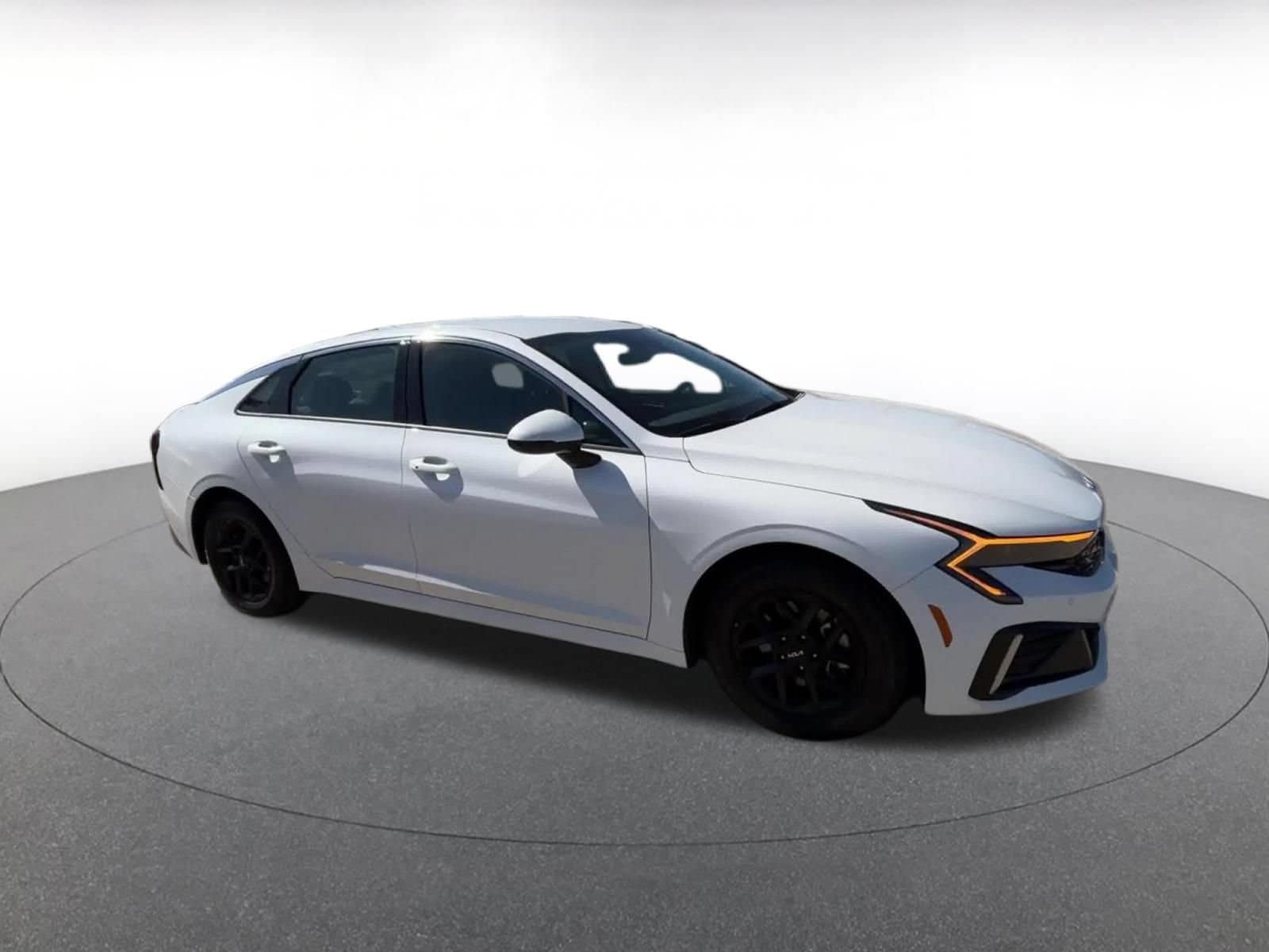 Thumbnail: 2025 Kia K5 - 2