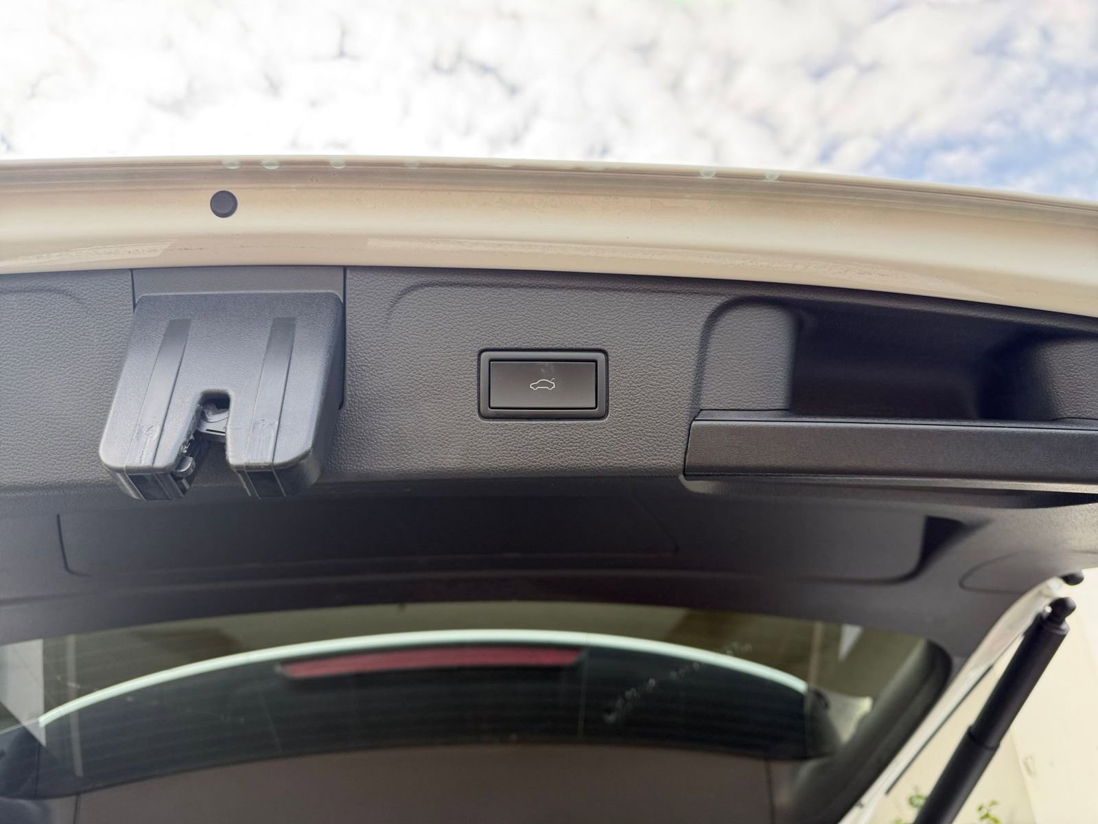 Thumbnail: 2024 Volkswagen Atlas - 23