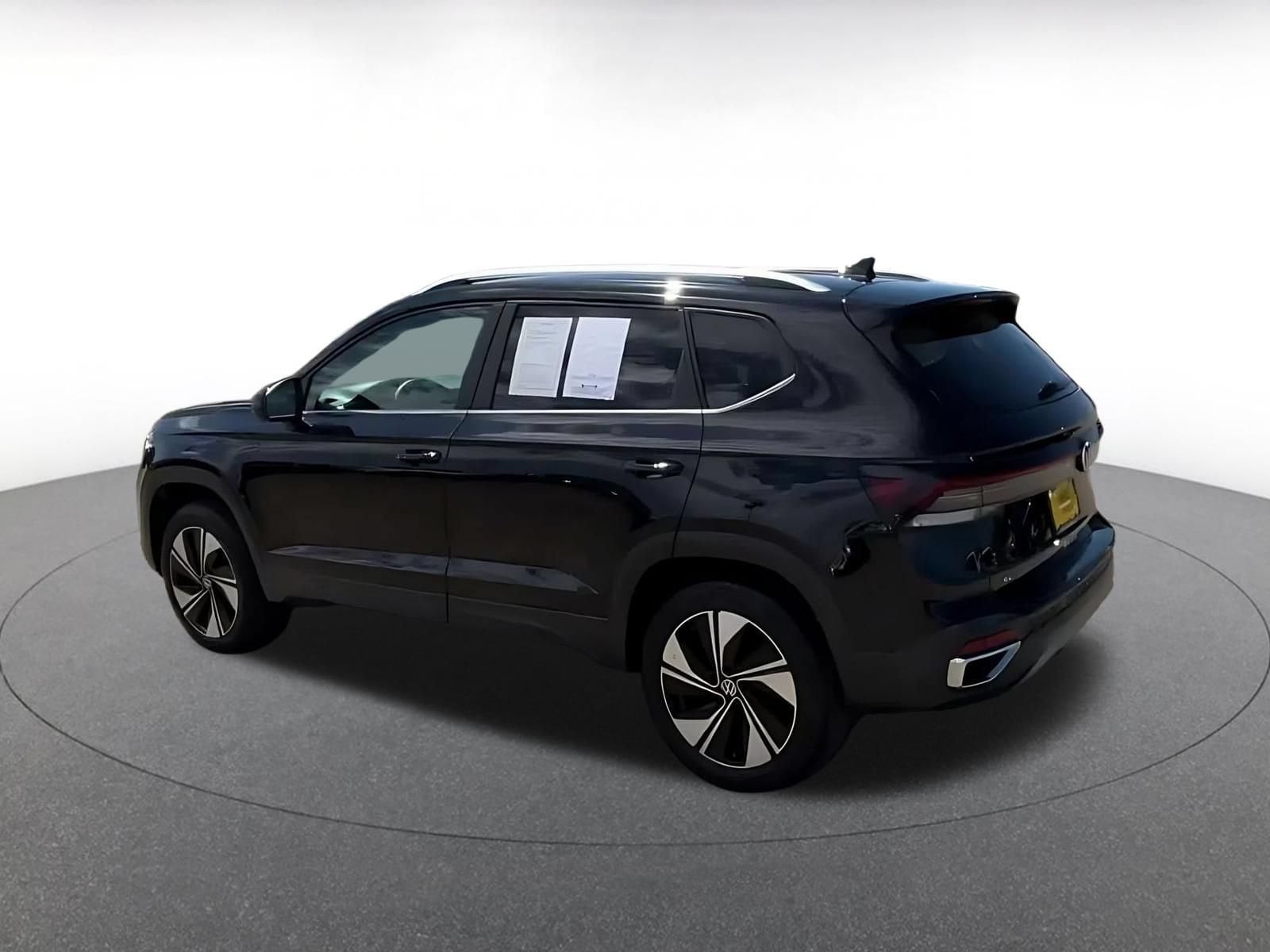 Thumbnail: 2026 Volkswagen Taos - 9