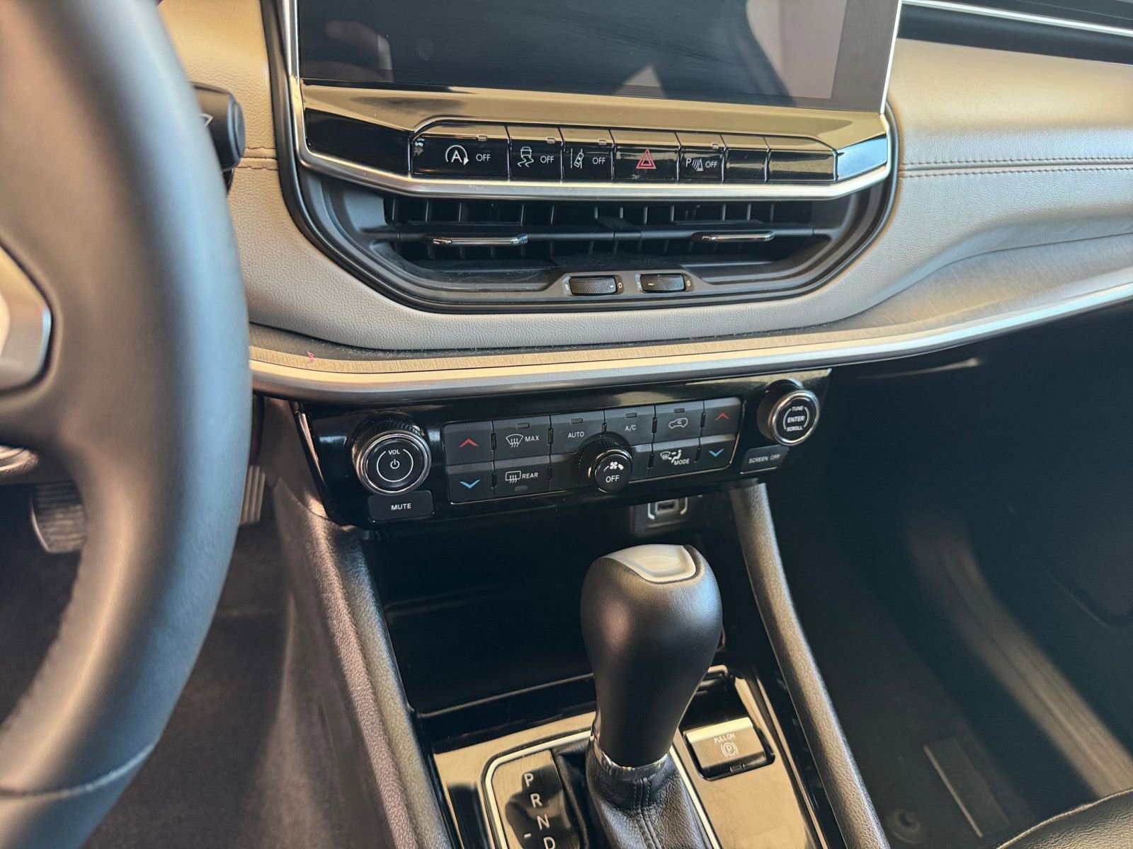 Thumbnail: 2025 Jeep Compass - 17