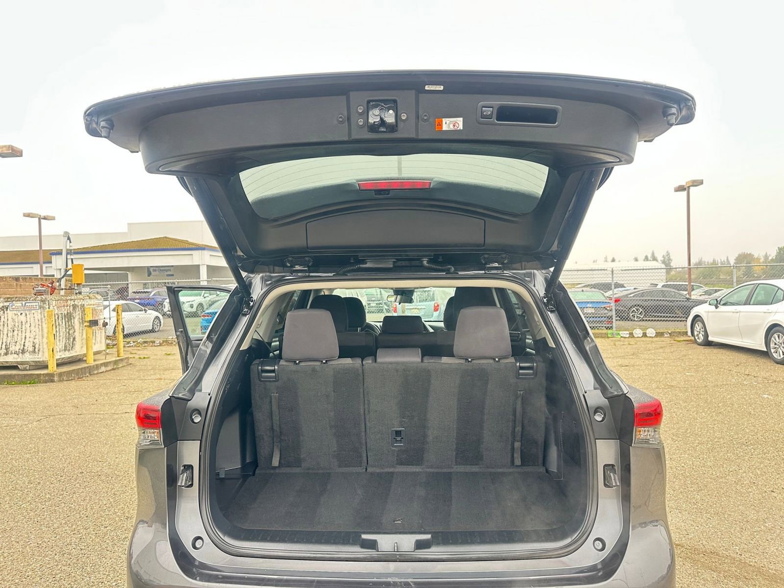 Thumbnail: 2025 Toyota Highlander - 32