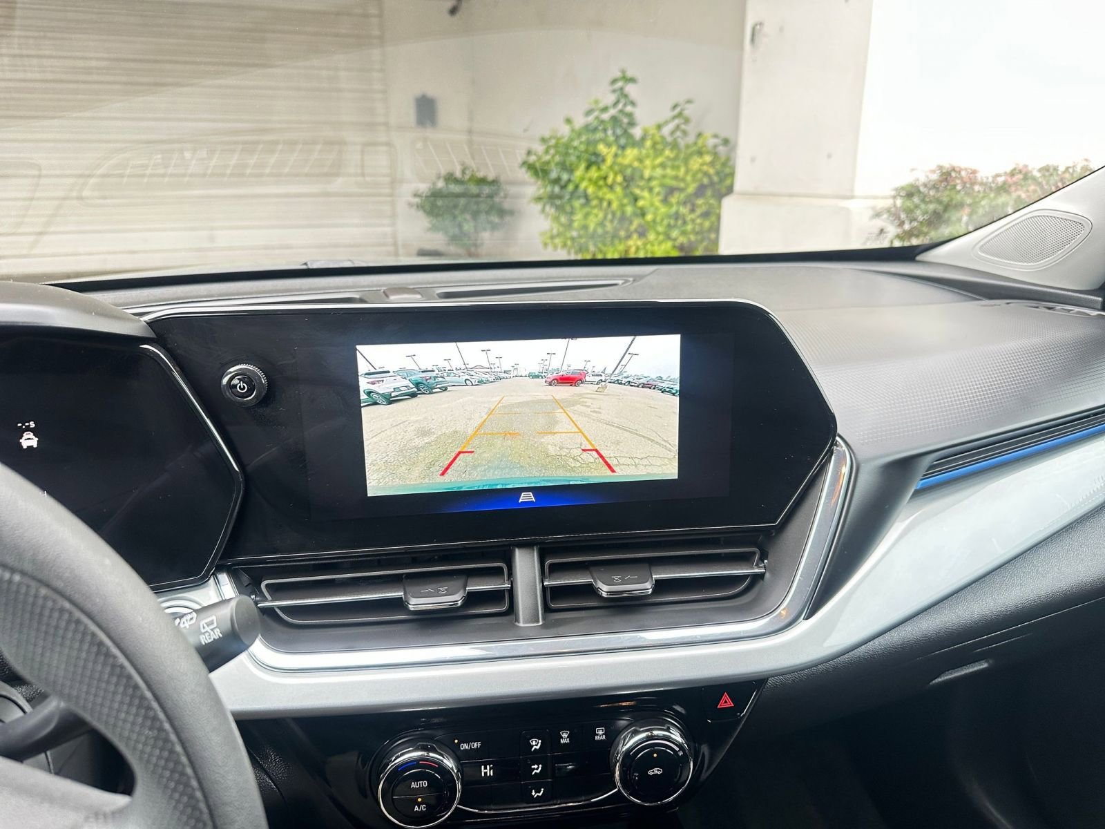 Thumbnail: 2025 Chevrolet Trax - 17