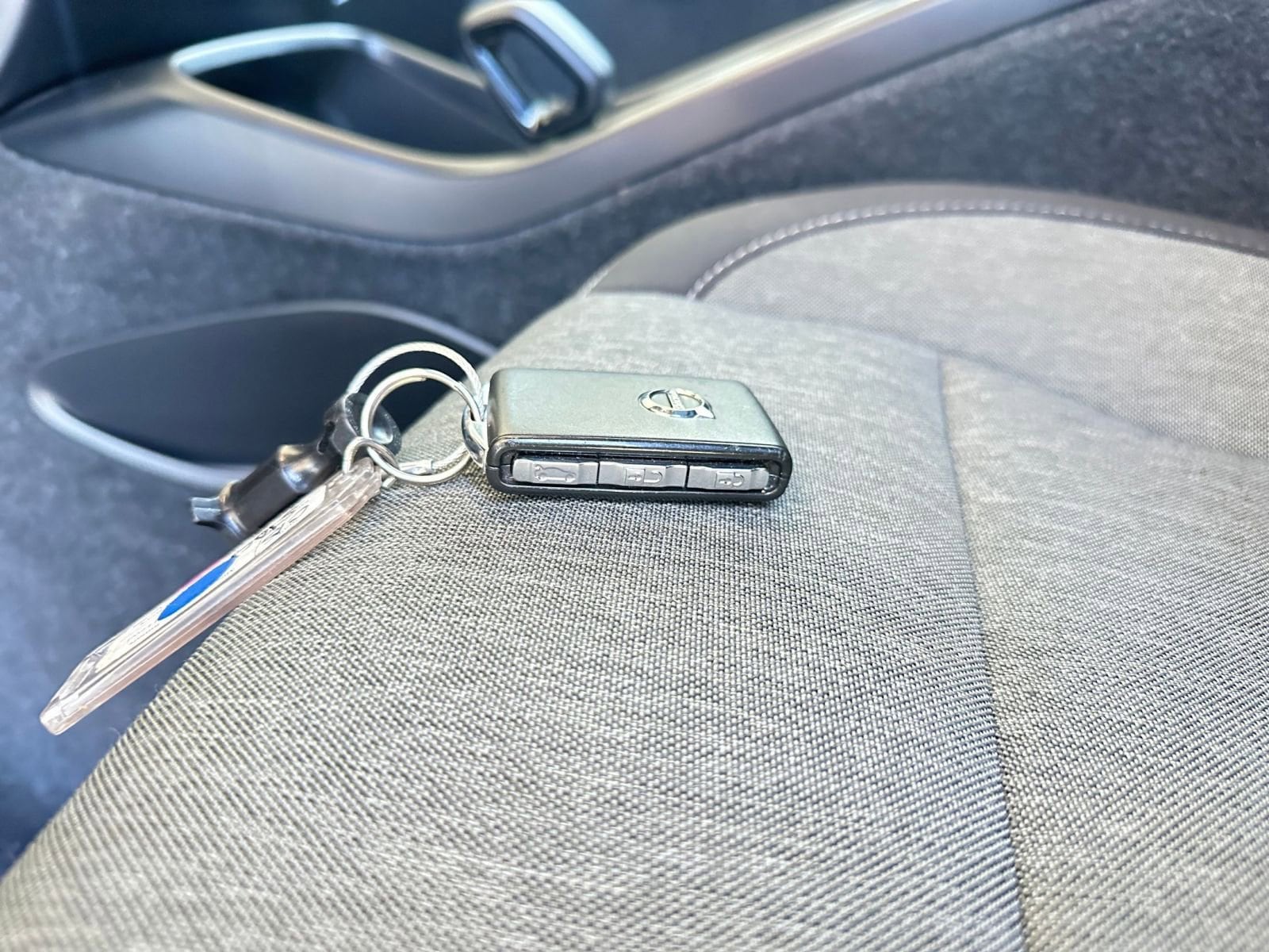 Thumbnail: 2024 Volvo XC40 - 23