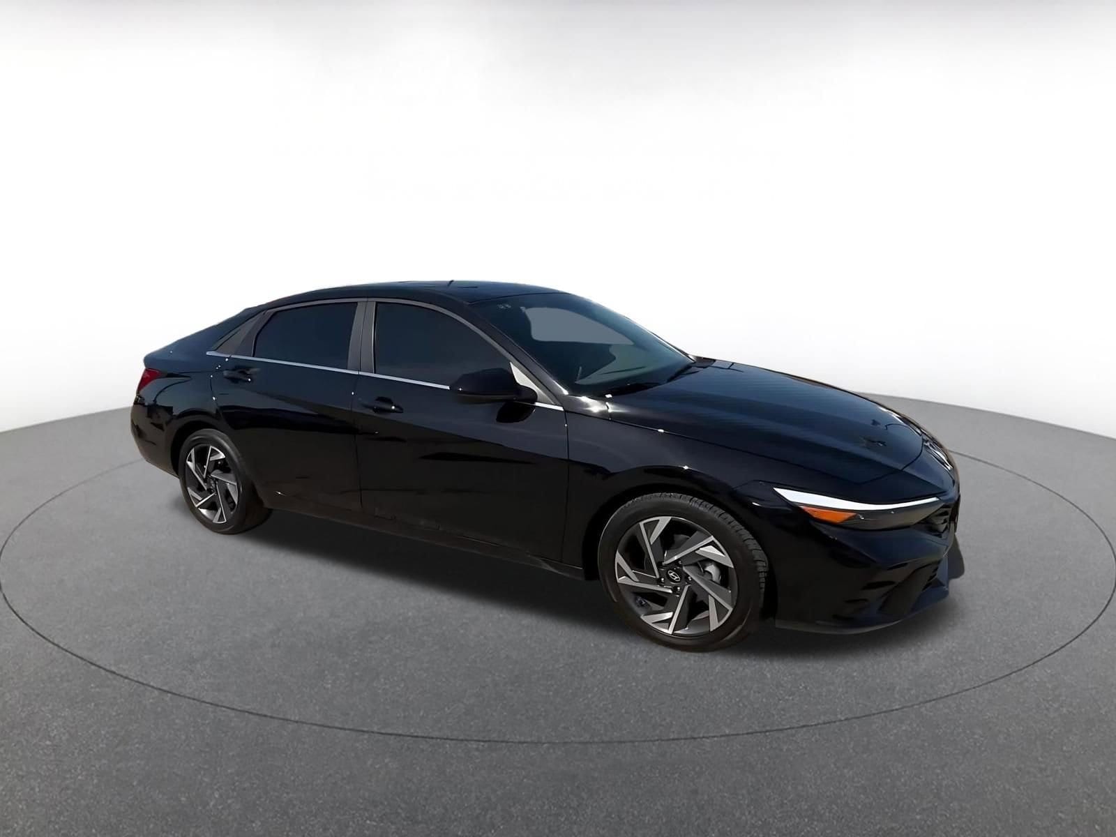 Thumbnail: 2025 Hyundai Elantra - 2