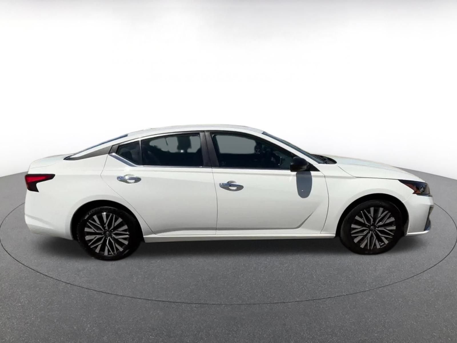 Thumbnail: 2025 Nissan Altima - 15