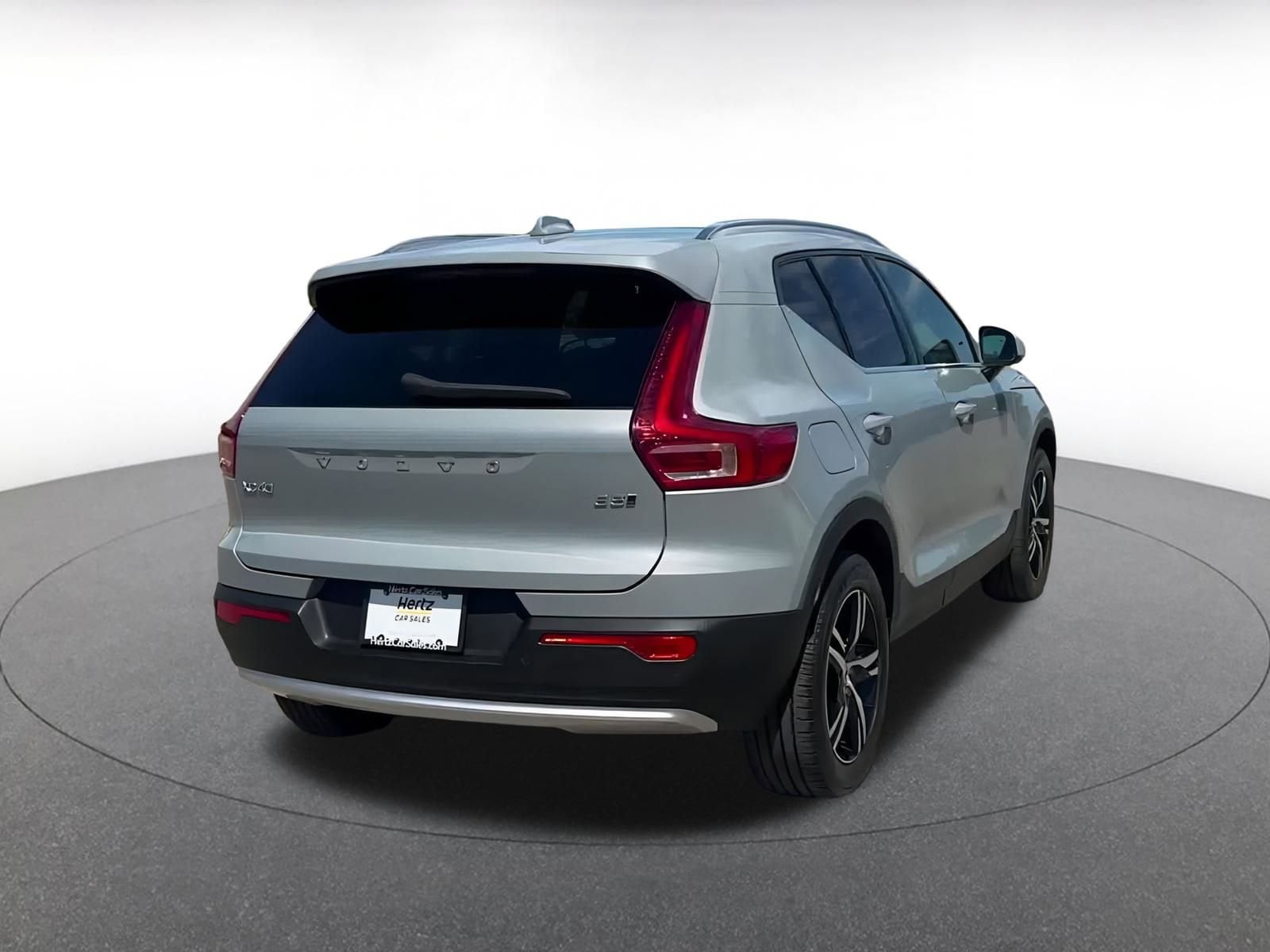 Thumbnail: 2024 Volvo XC40 - 13