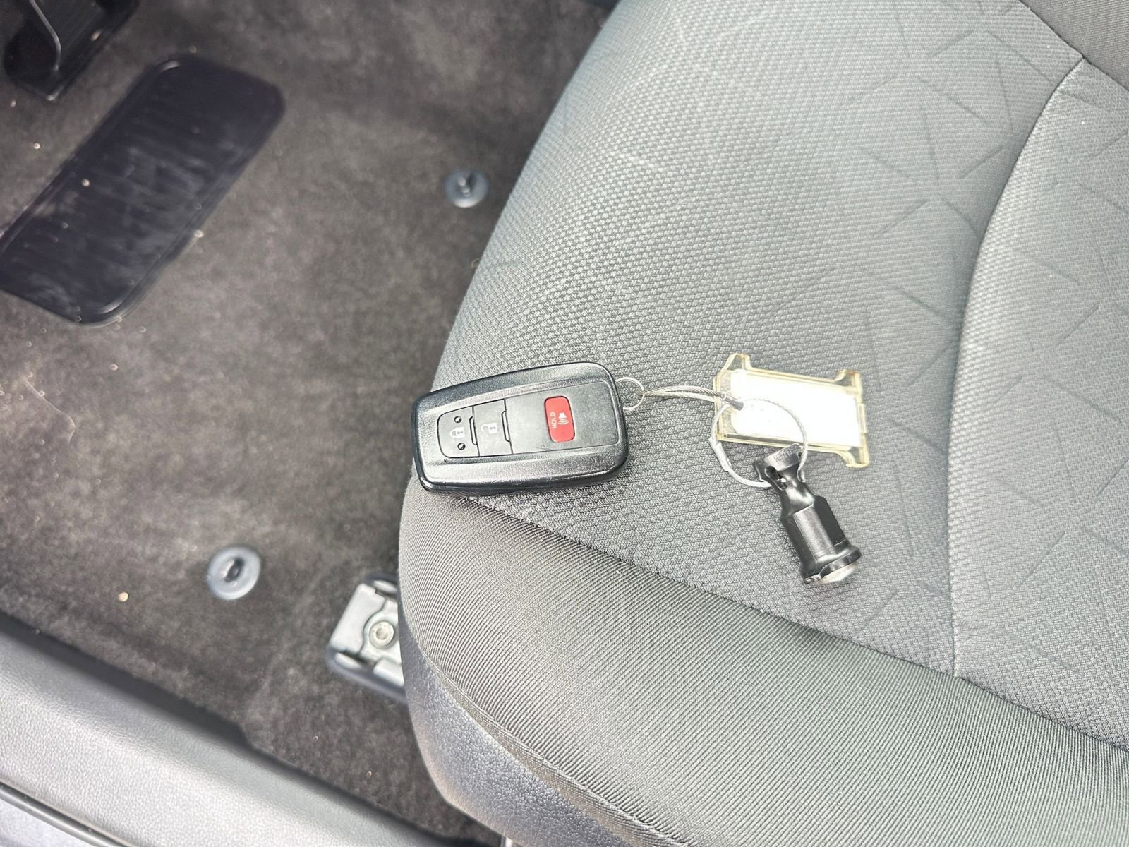 Thumbnail: 2025 Toyota RAV4 - 22