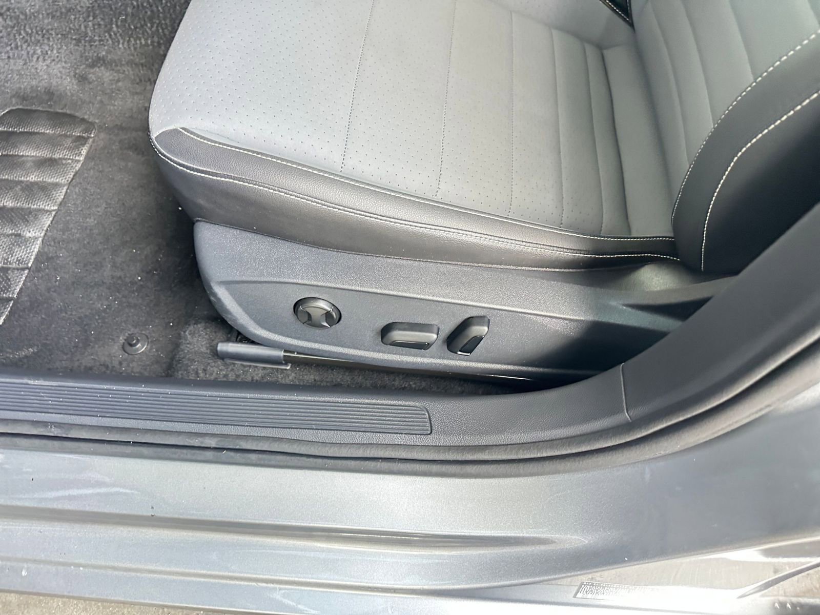 Thumbnail: 2025 Volkswagen Jetta - 23