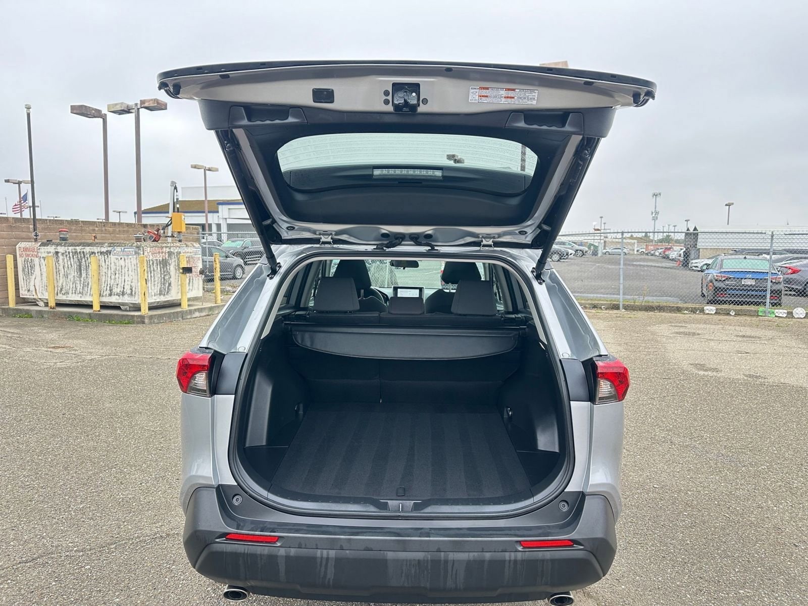 Thumbnail: 2025 Toyota RAV4 - 31