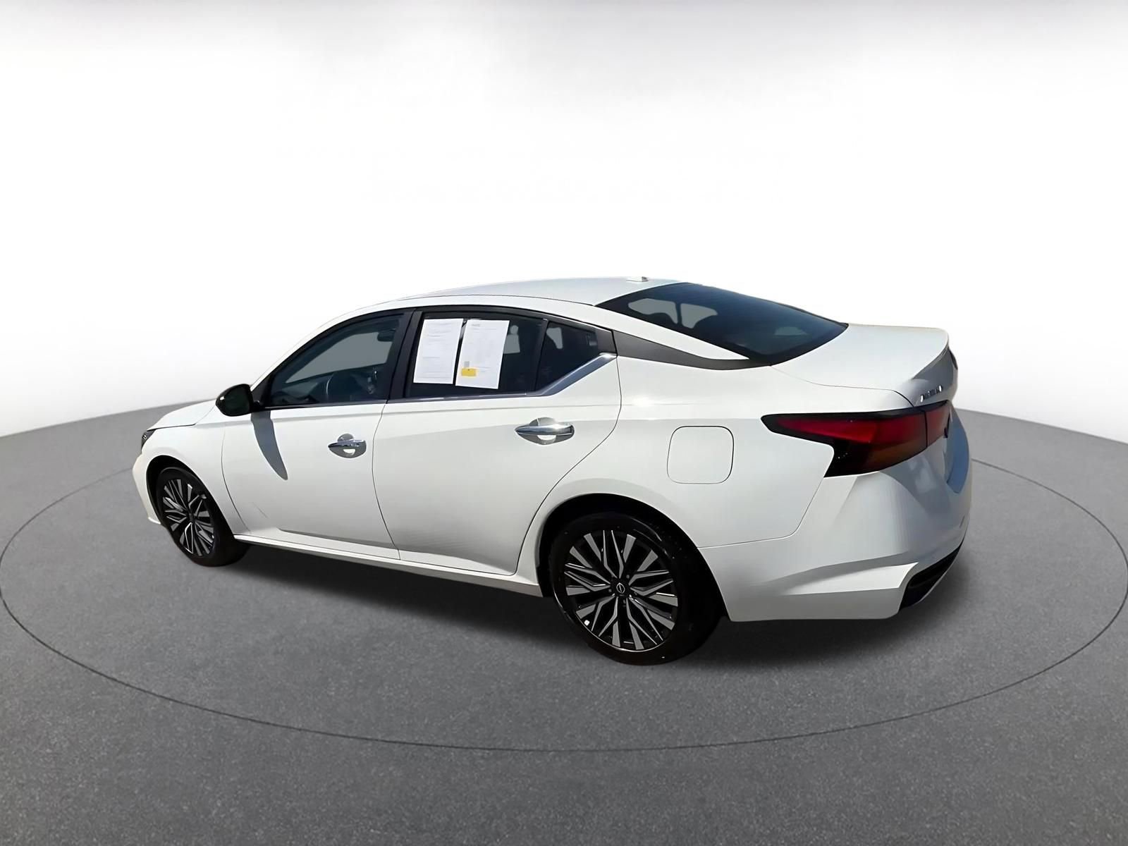 Thumbnail: 2025 Nissan Altima - 10